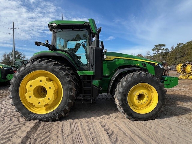 2023 John Deere 8R 370 Image 10
