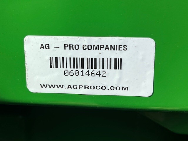 2023 John Deere 8R 370 Image 2