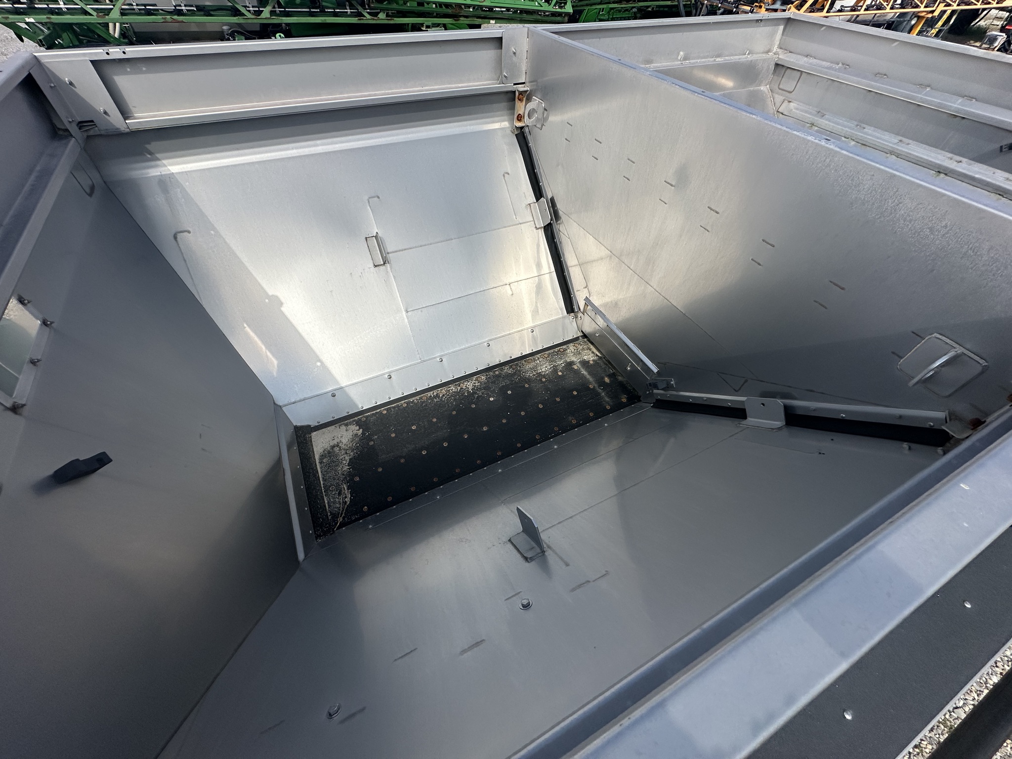 2021 John Deere F4365 Image 14