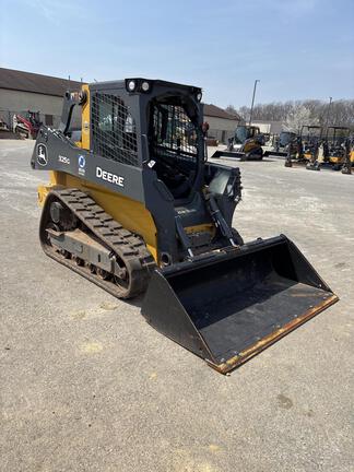 Photo of a 2023 John Deere 325G
