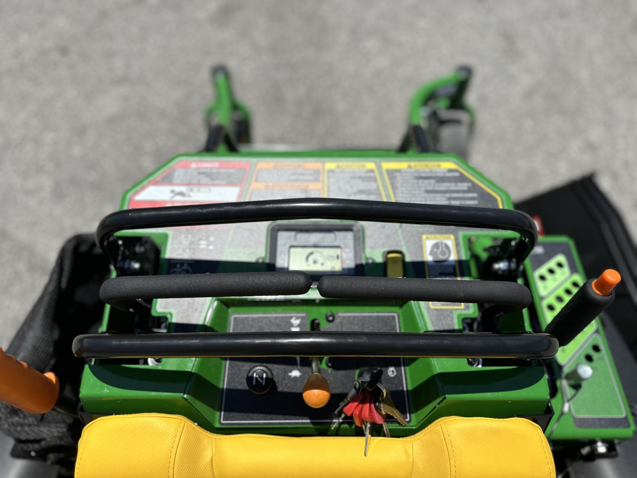 2025 John Deere Q820M Image 7