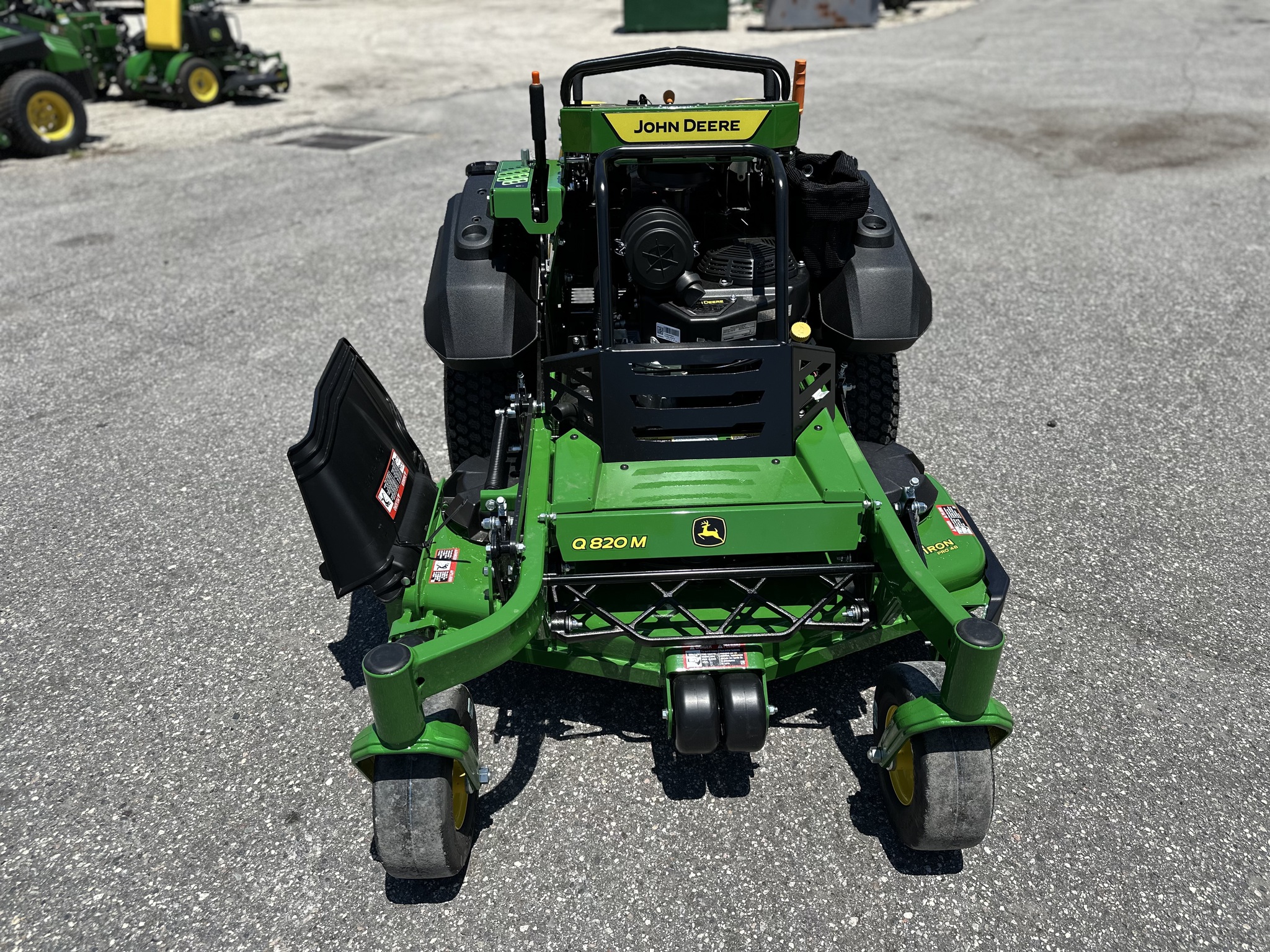 2025 John Deere Q820M Image 3