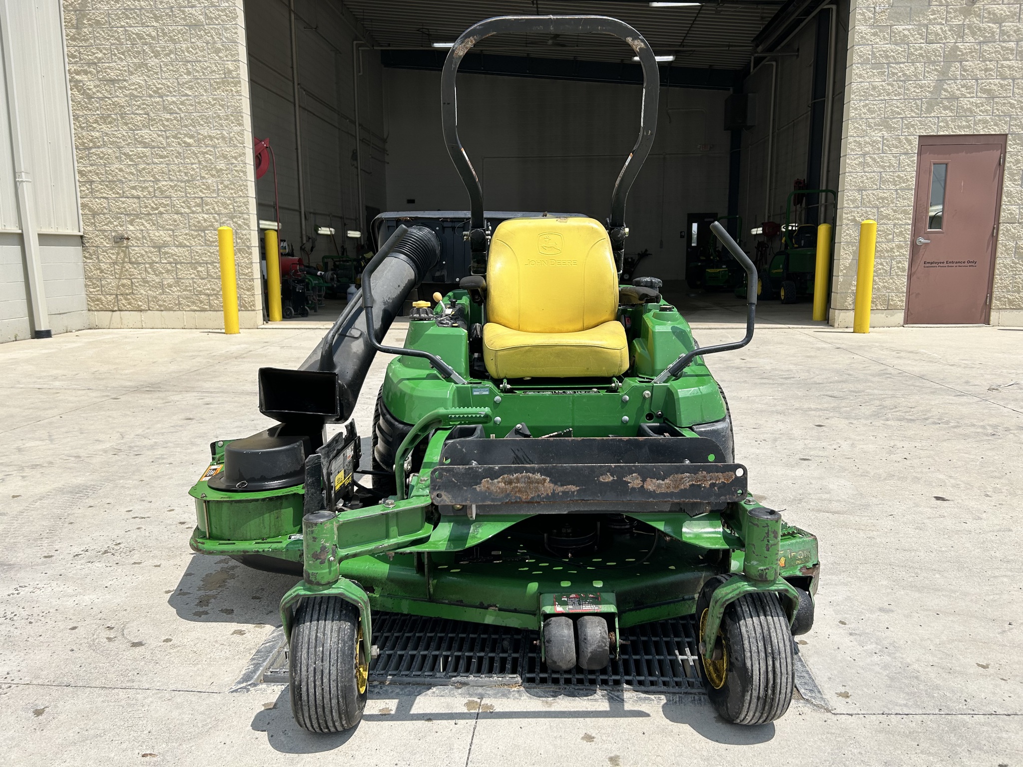 2010 John Deere Z910A Image 2