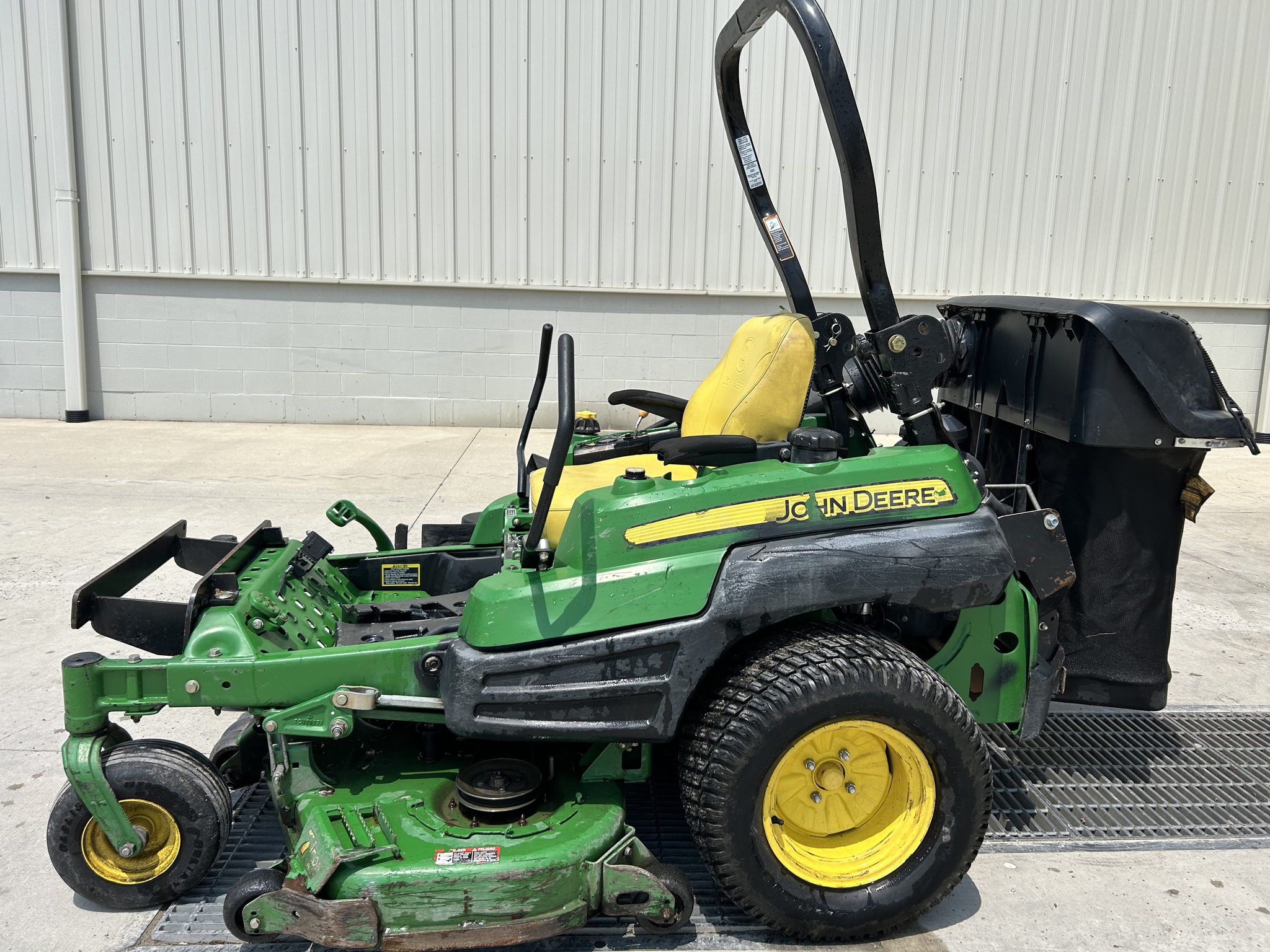 2010 John Deere Z910A Image 4