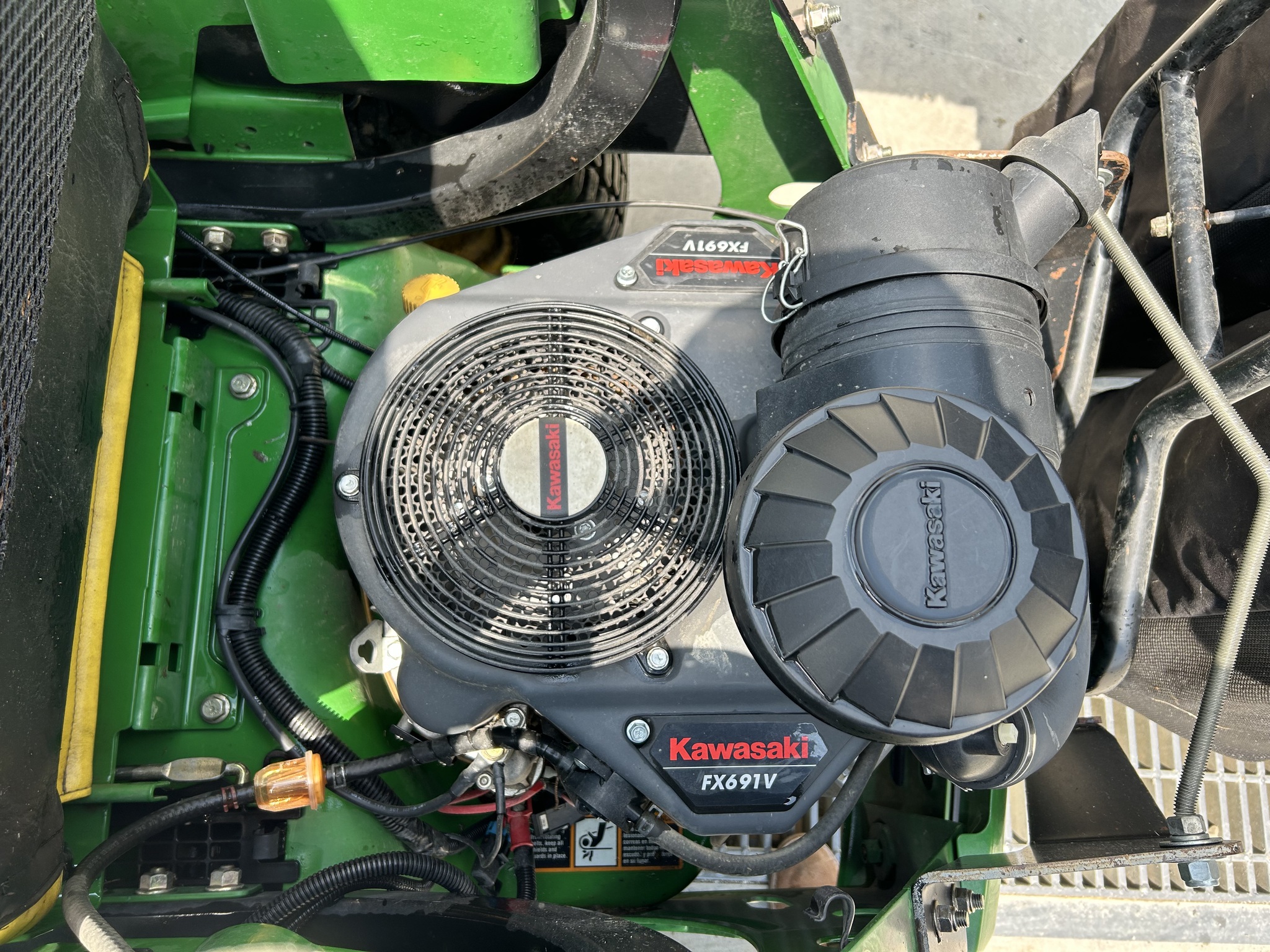 2010 John Deere Z910A Image 9