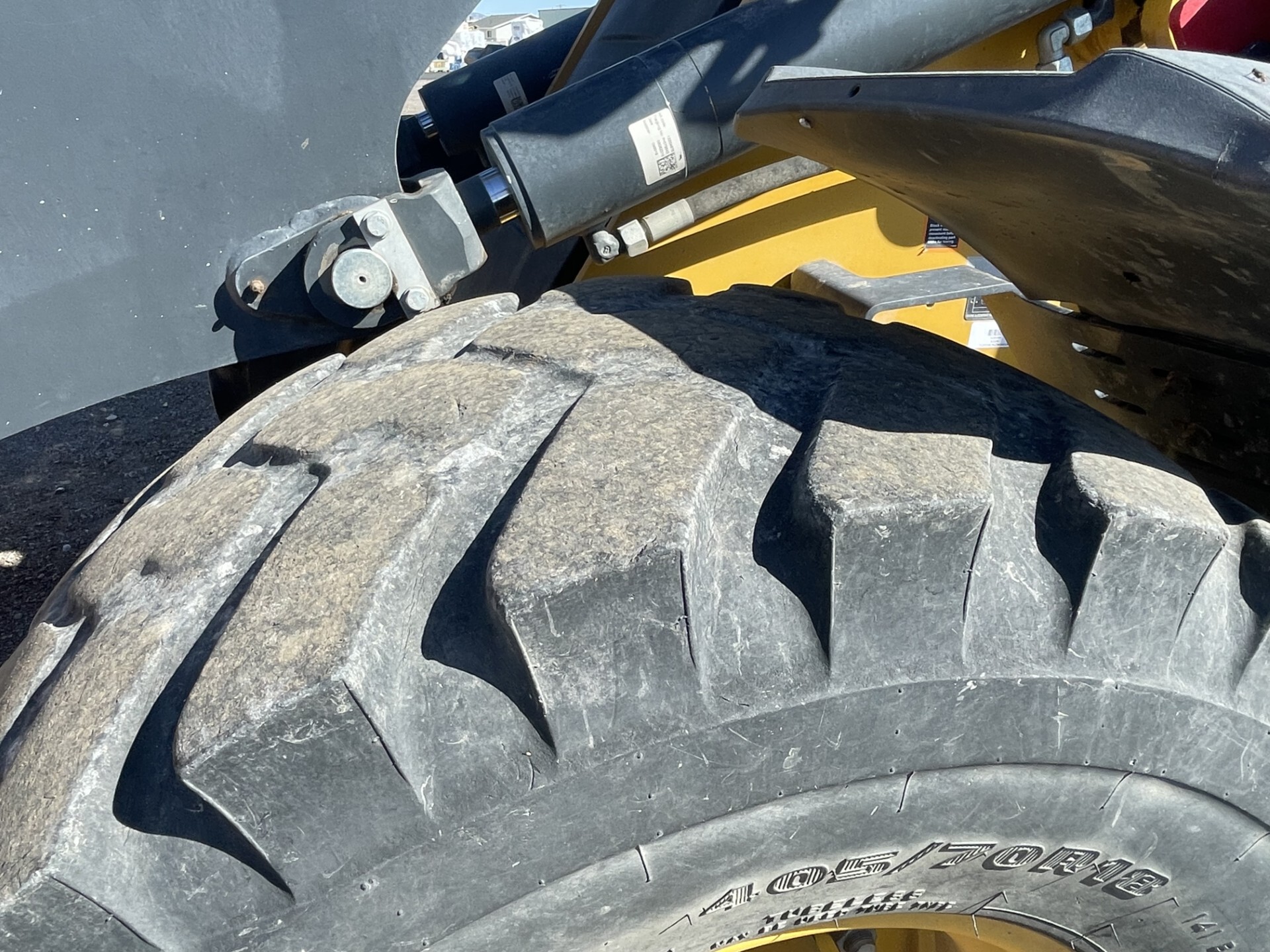 2019 John Deere 324L Image 10