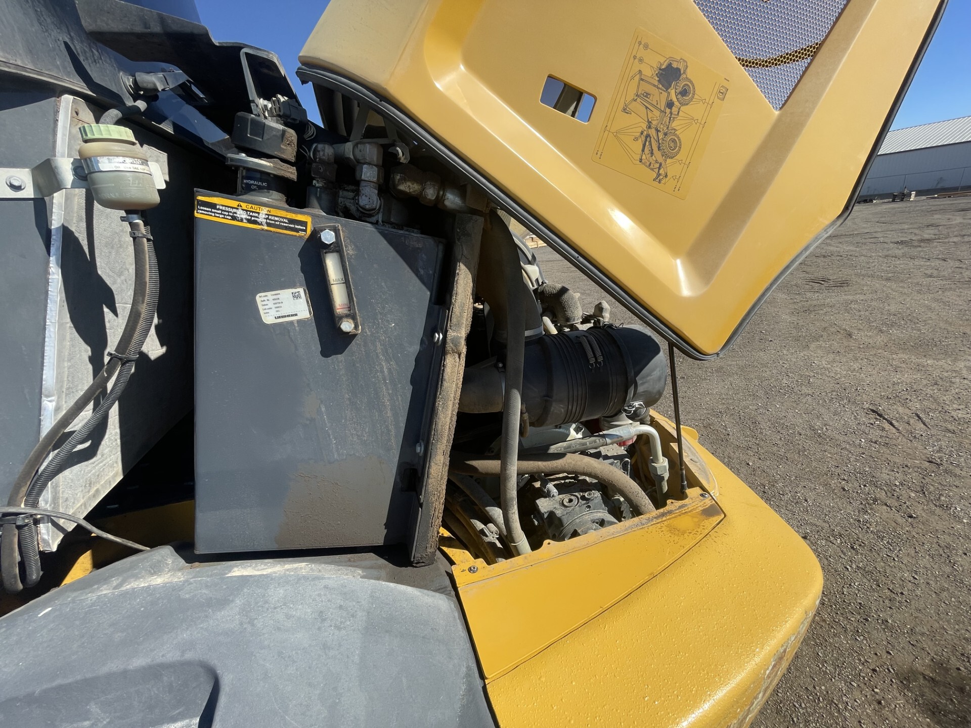 2019 John Deere 324L Image 14