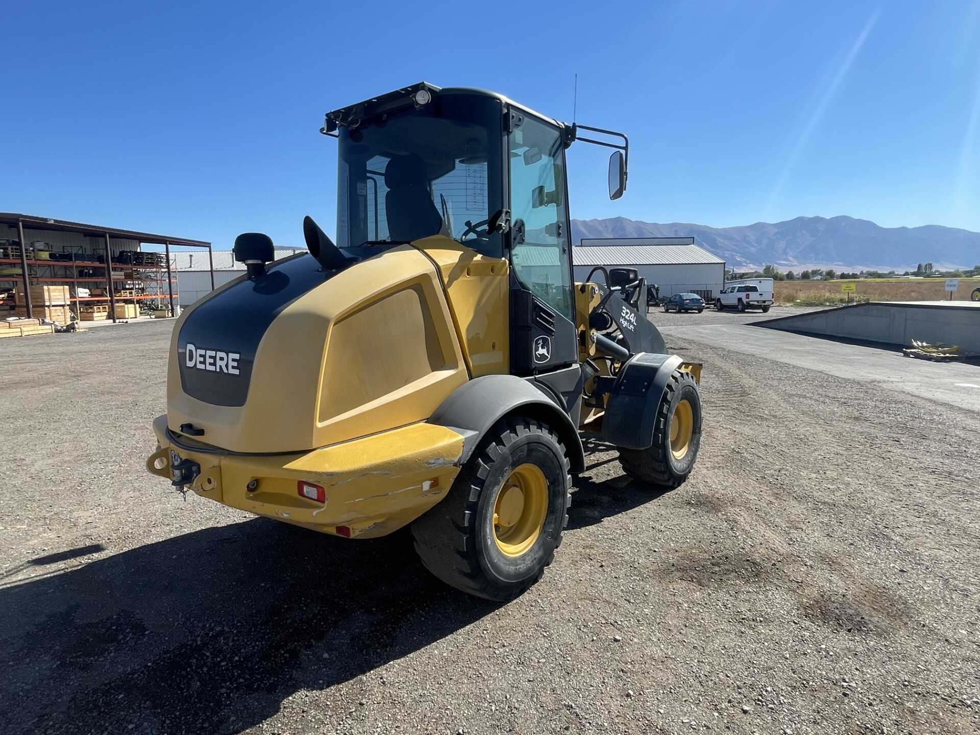 2019 John Deere 324L Image 5
