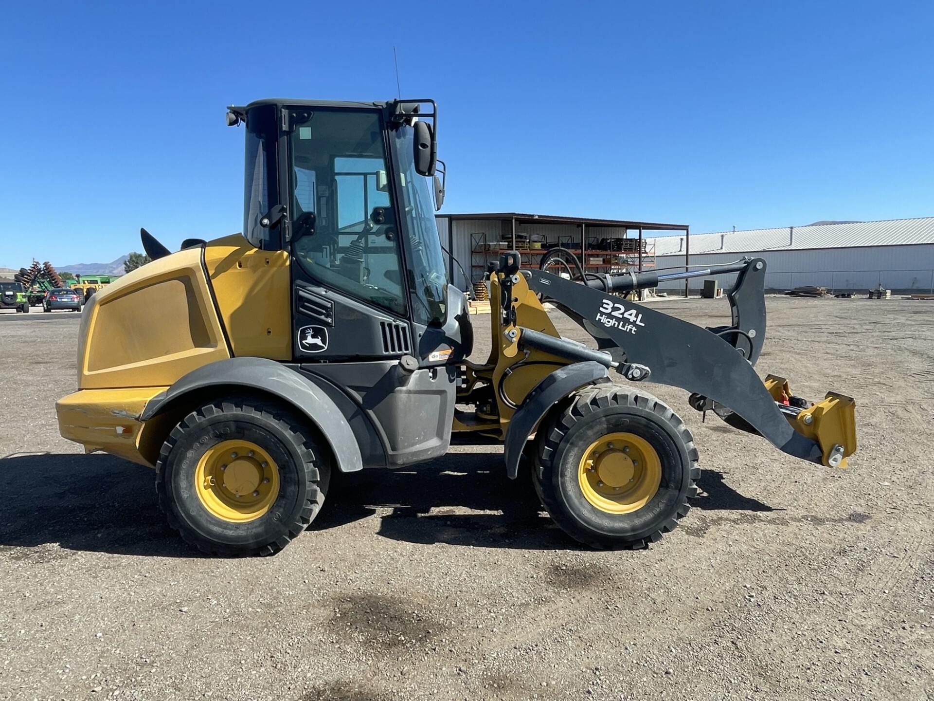 2019 John Deere 324L Image 4