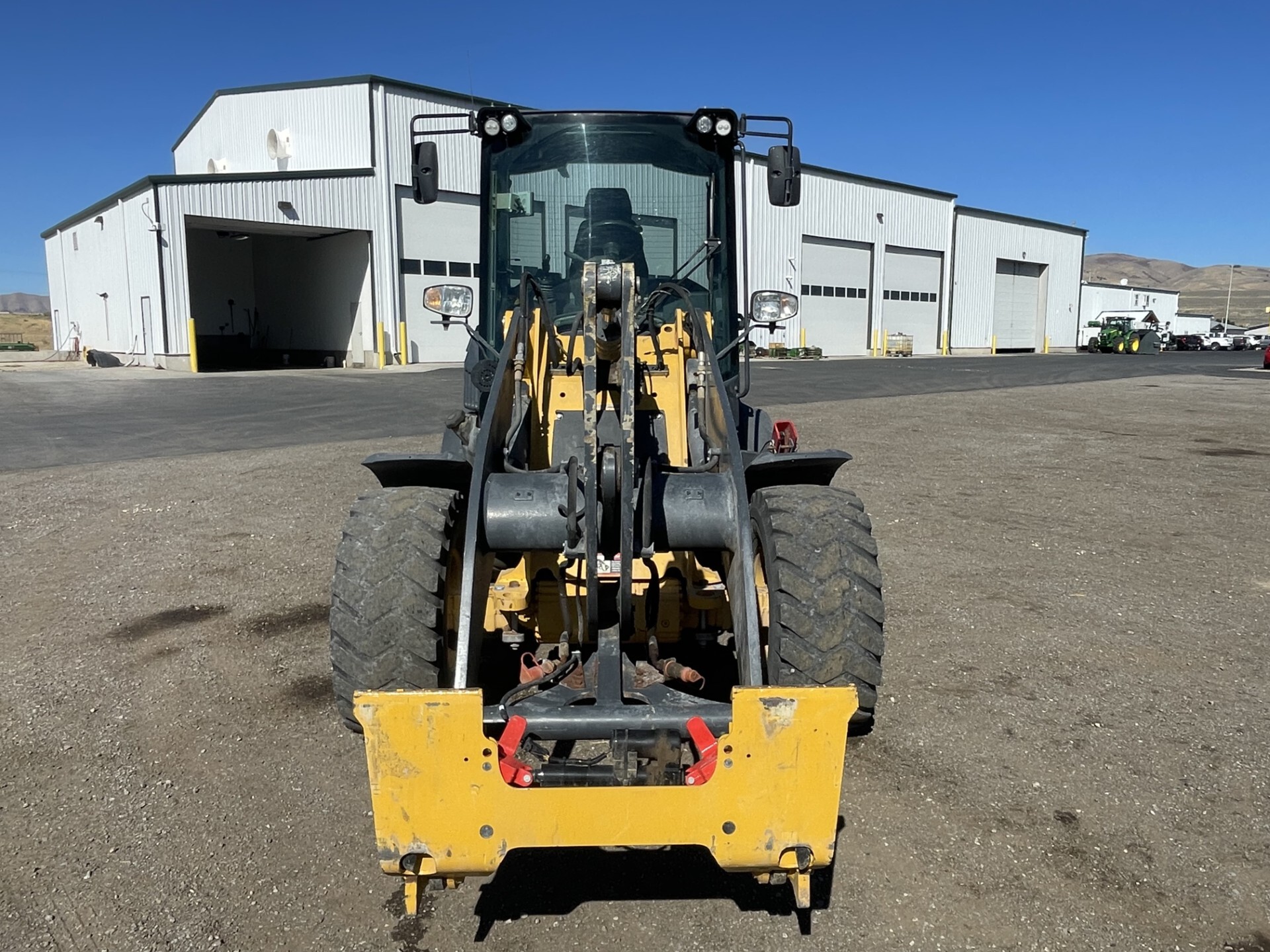 2019 John Deere 324L Image 2