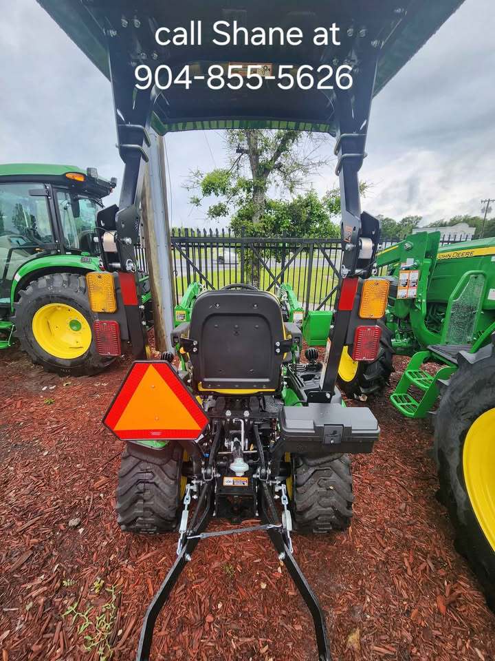 2025 John Deere 1025R Image 5