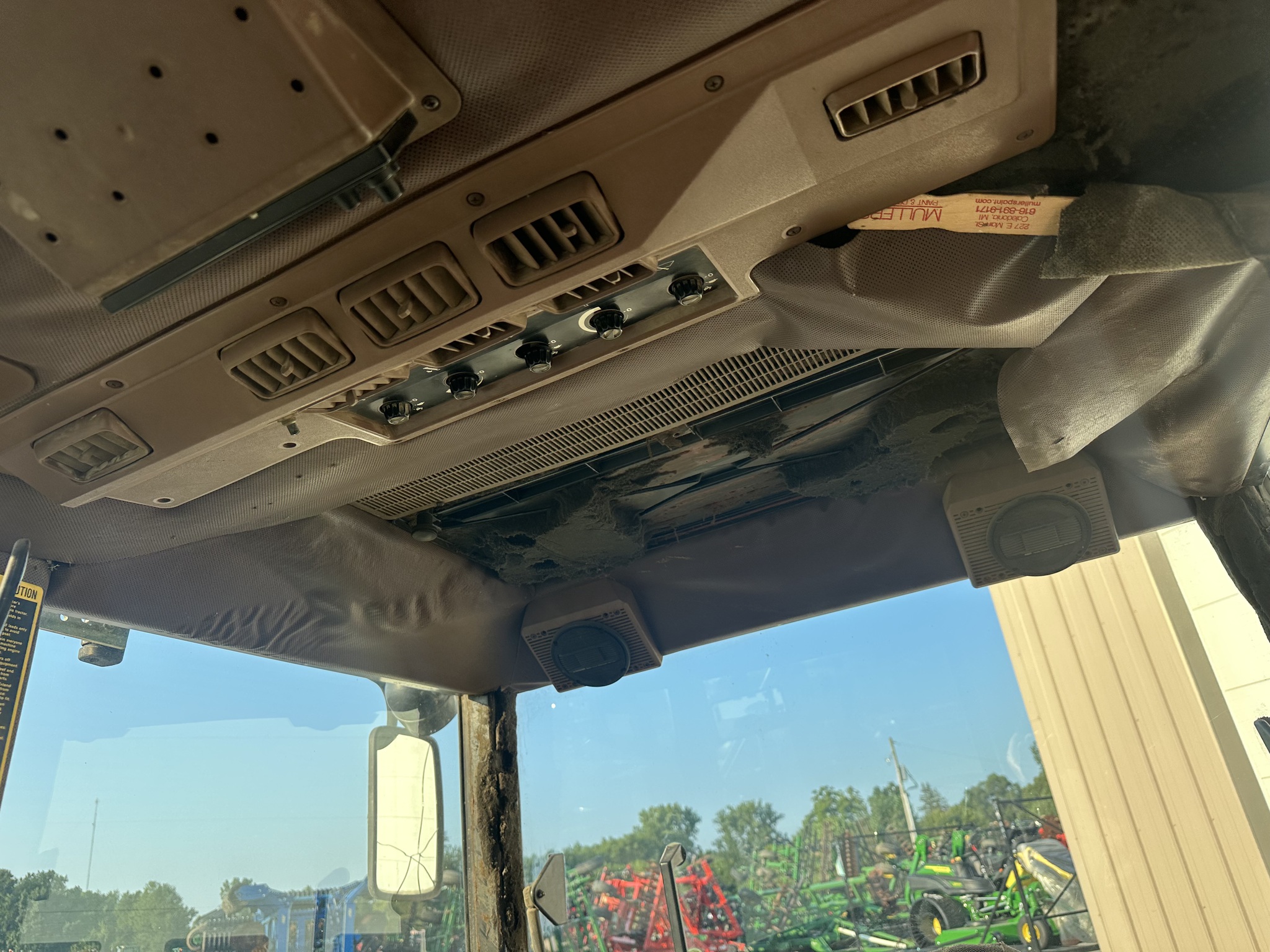 1987 John Deere 4850 Image 3