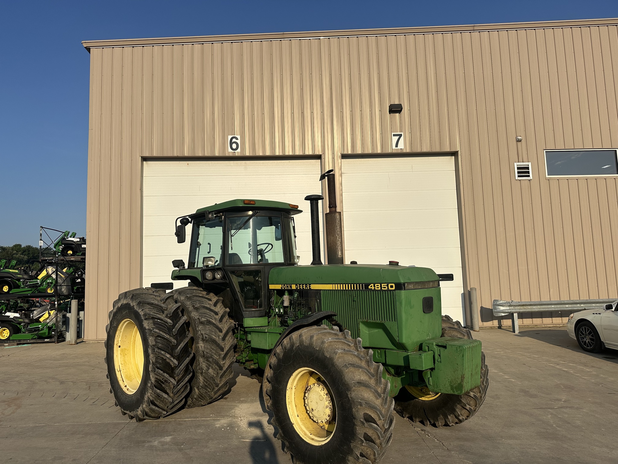1987 John Deere 4850 Image 1