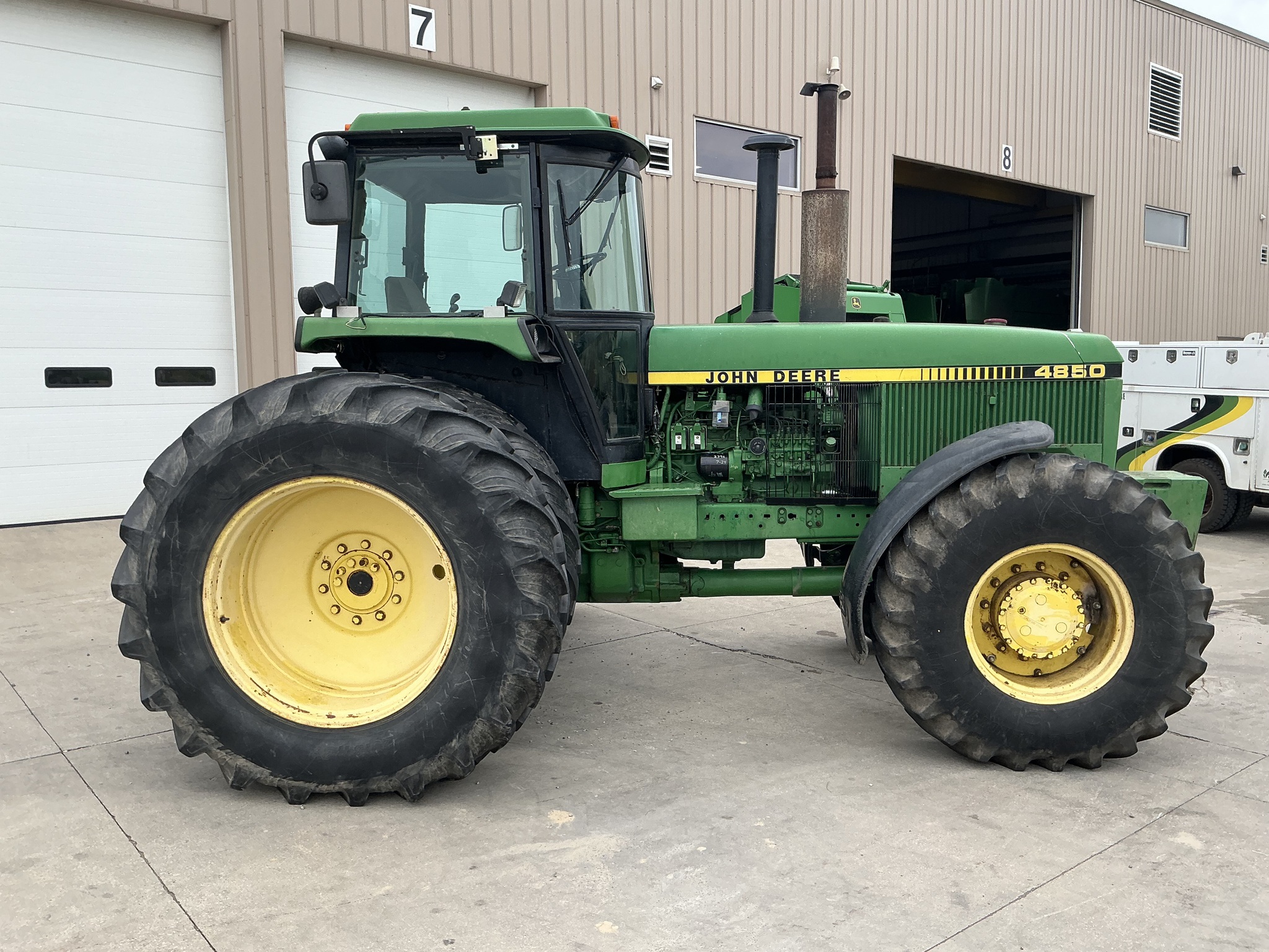 1987 John Deere 4850 Image 19