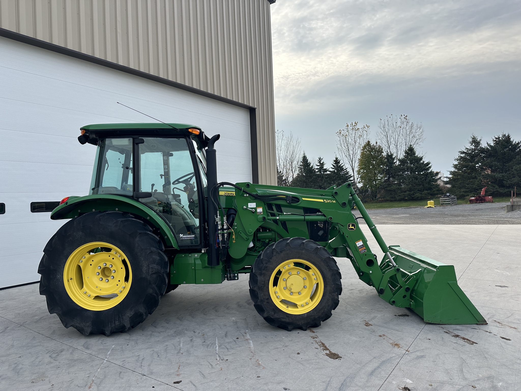 2018 John Deere 5085E Image 2