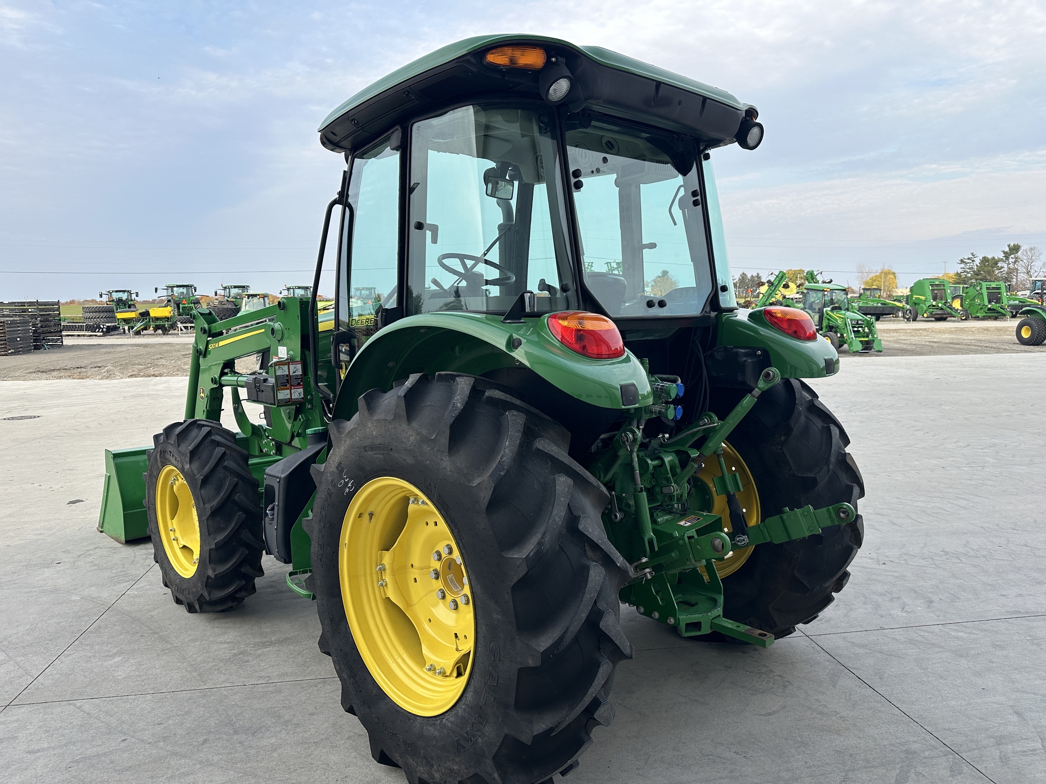 2018 John Deere 5085E Image 5