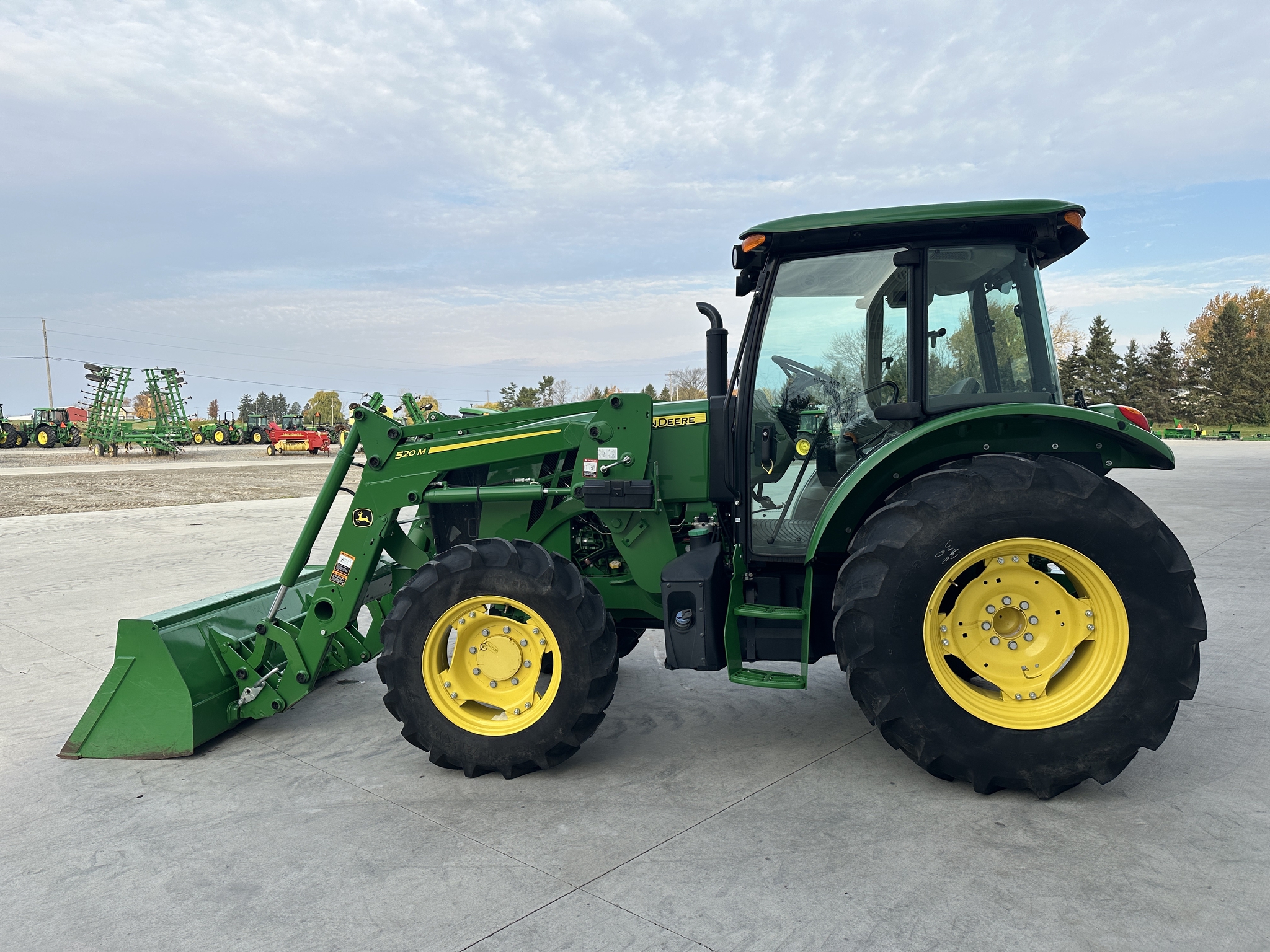 2018 John Deere 5085E Image 6