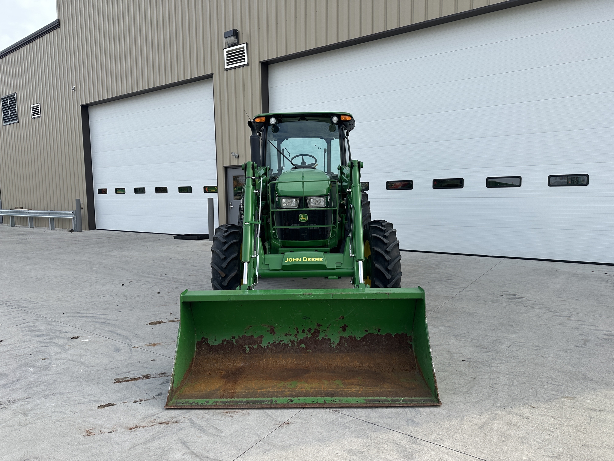 2018 John Deere 5085E Image 8