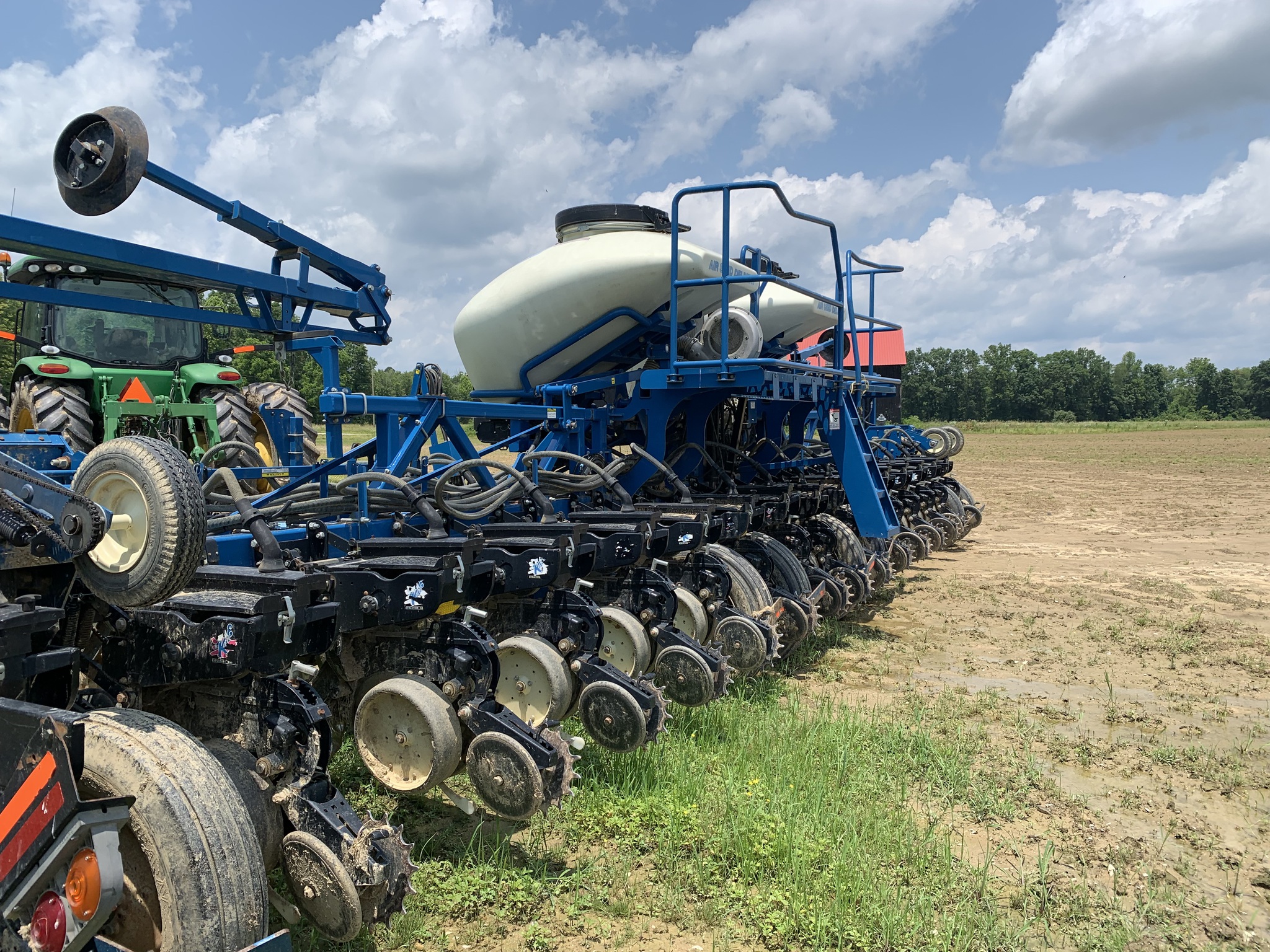 2011 Kinze 3600 Image 12