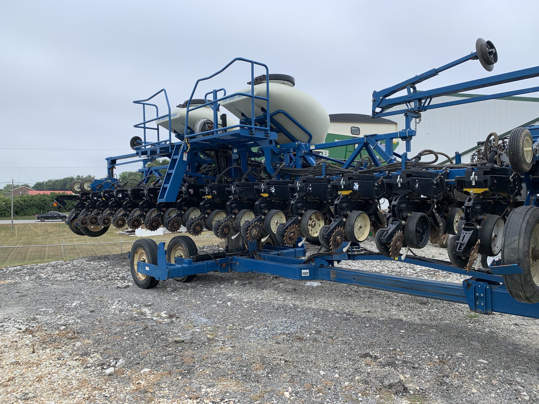 2011 Kinze 3600 Image 6