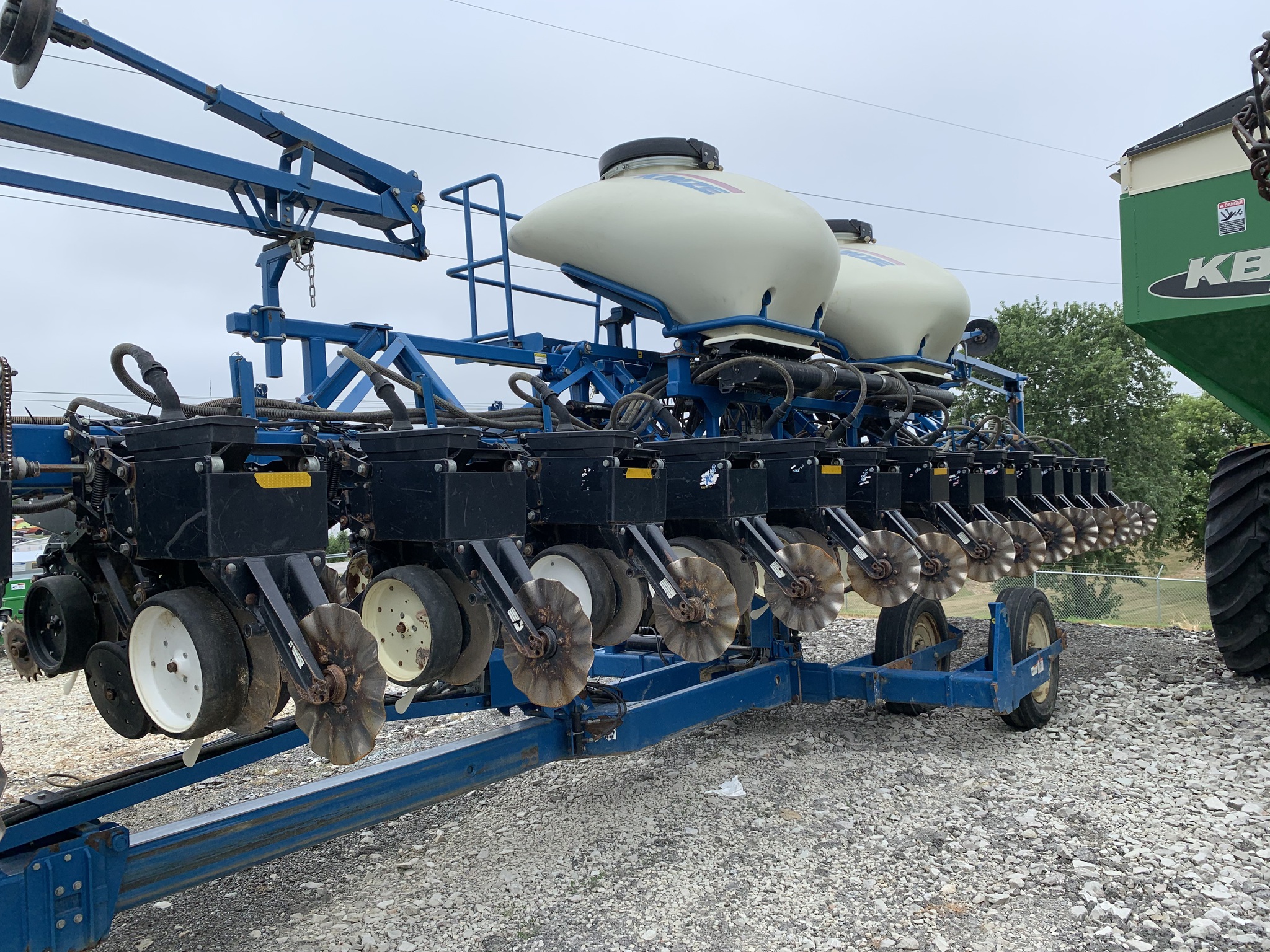 2011 Kinze 3600 Image 1