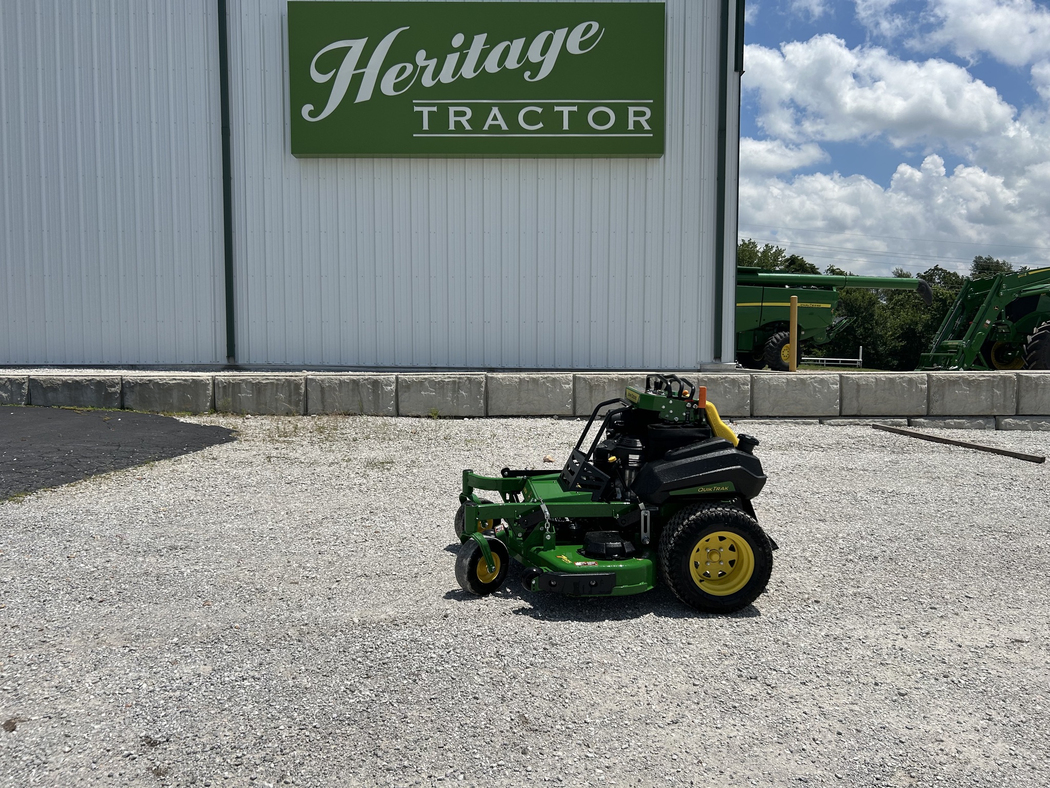 2025 John Deere Q850M at Heritage Tractor in Pittsburg, KS