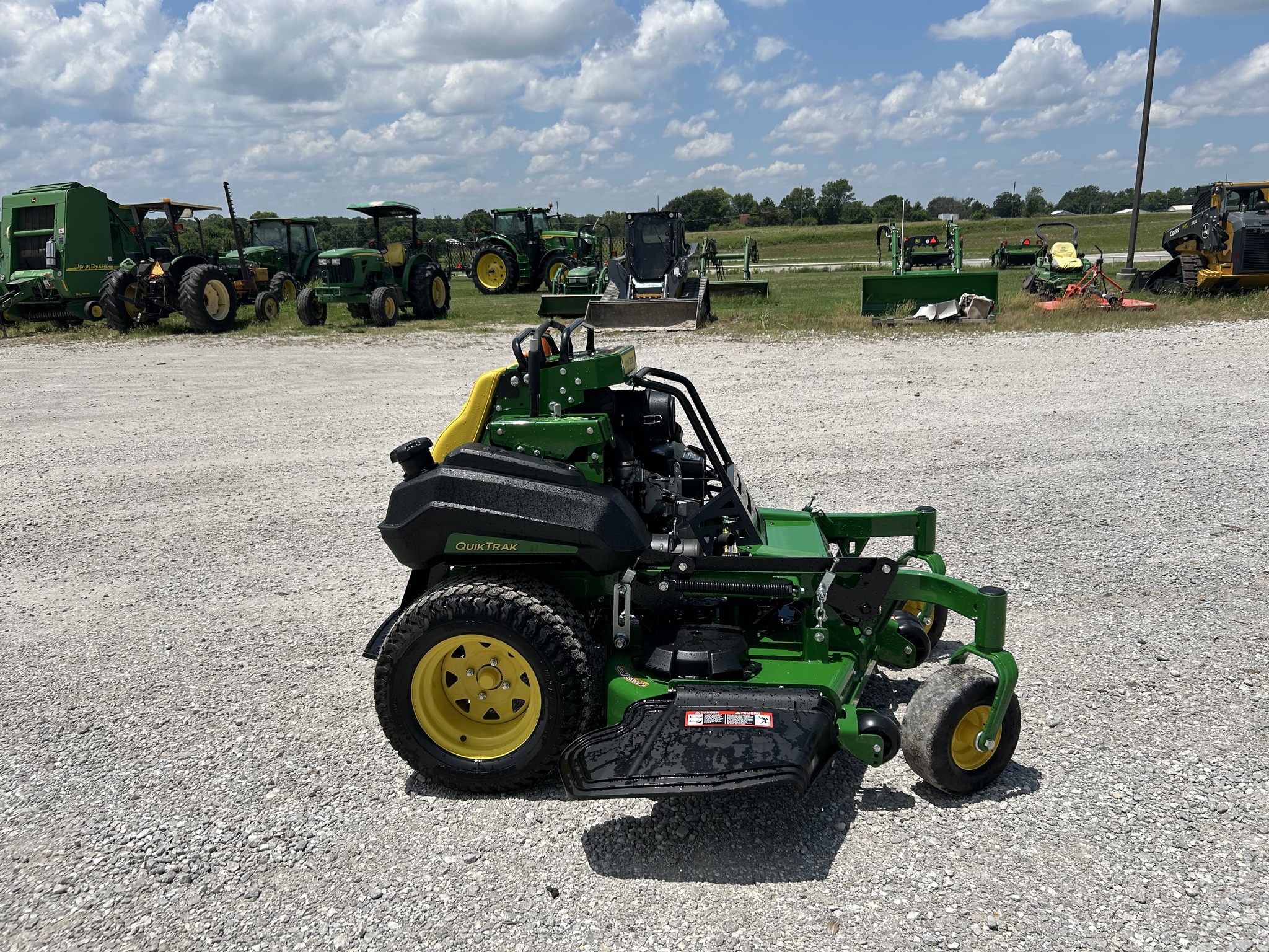  2025 John Deere Q850M at Heritage Tractor in Pittsburg, KS