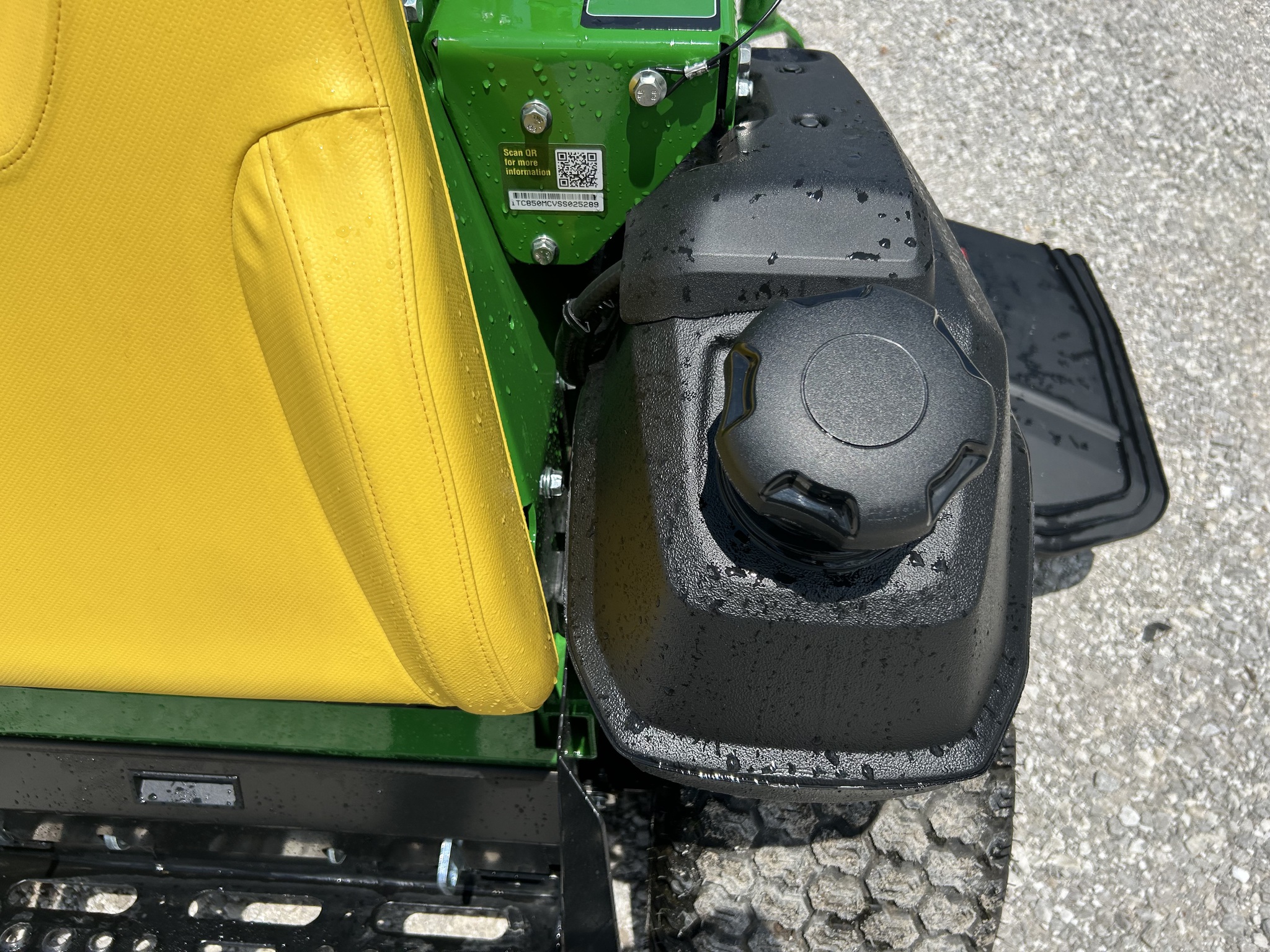  2025 John Deere Q850M at Heritage Tractor in Pittsburg, KS