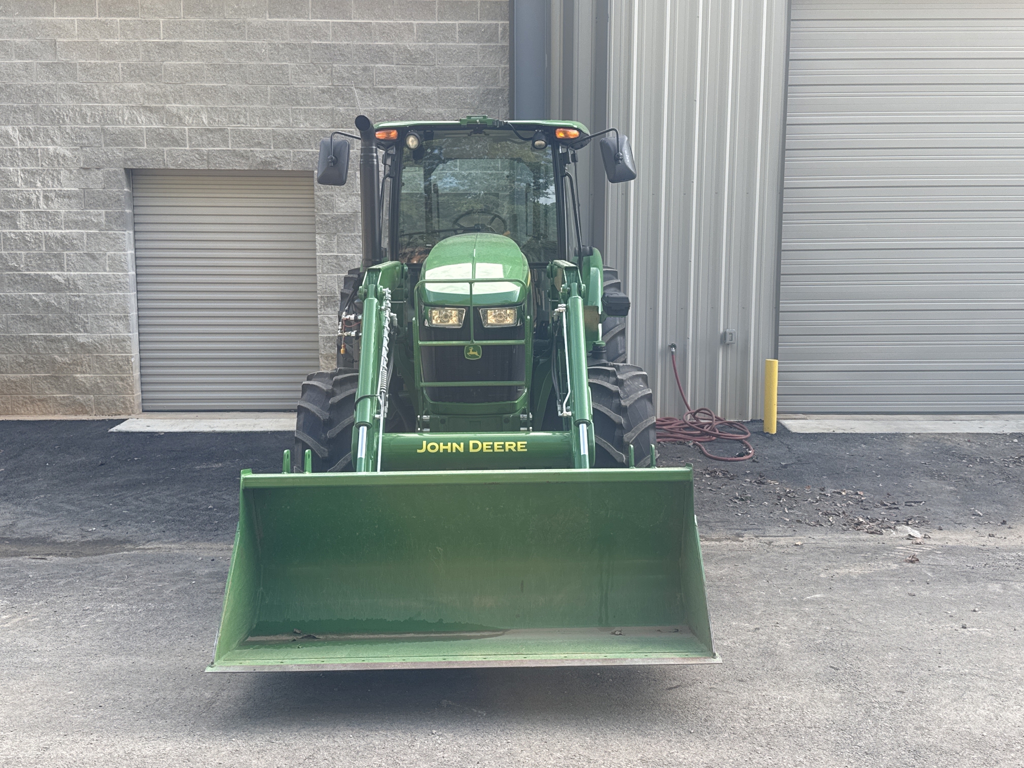 2024 John Deere 6105E Cab Image 4