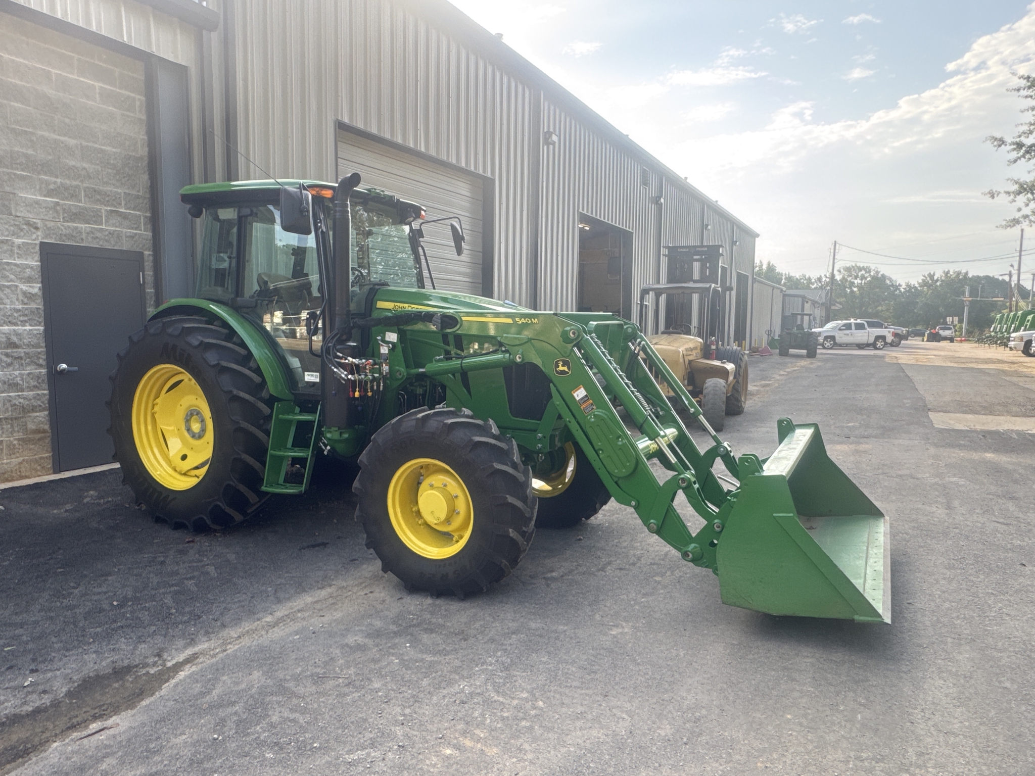 2024 John Deere 6105E Cab Image 3