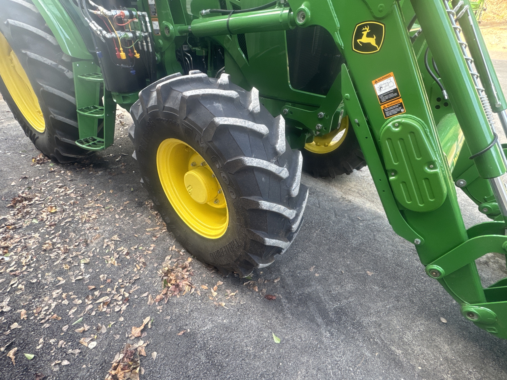 2024 John Deere 6105E Cab Image 25