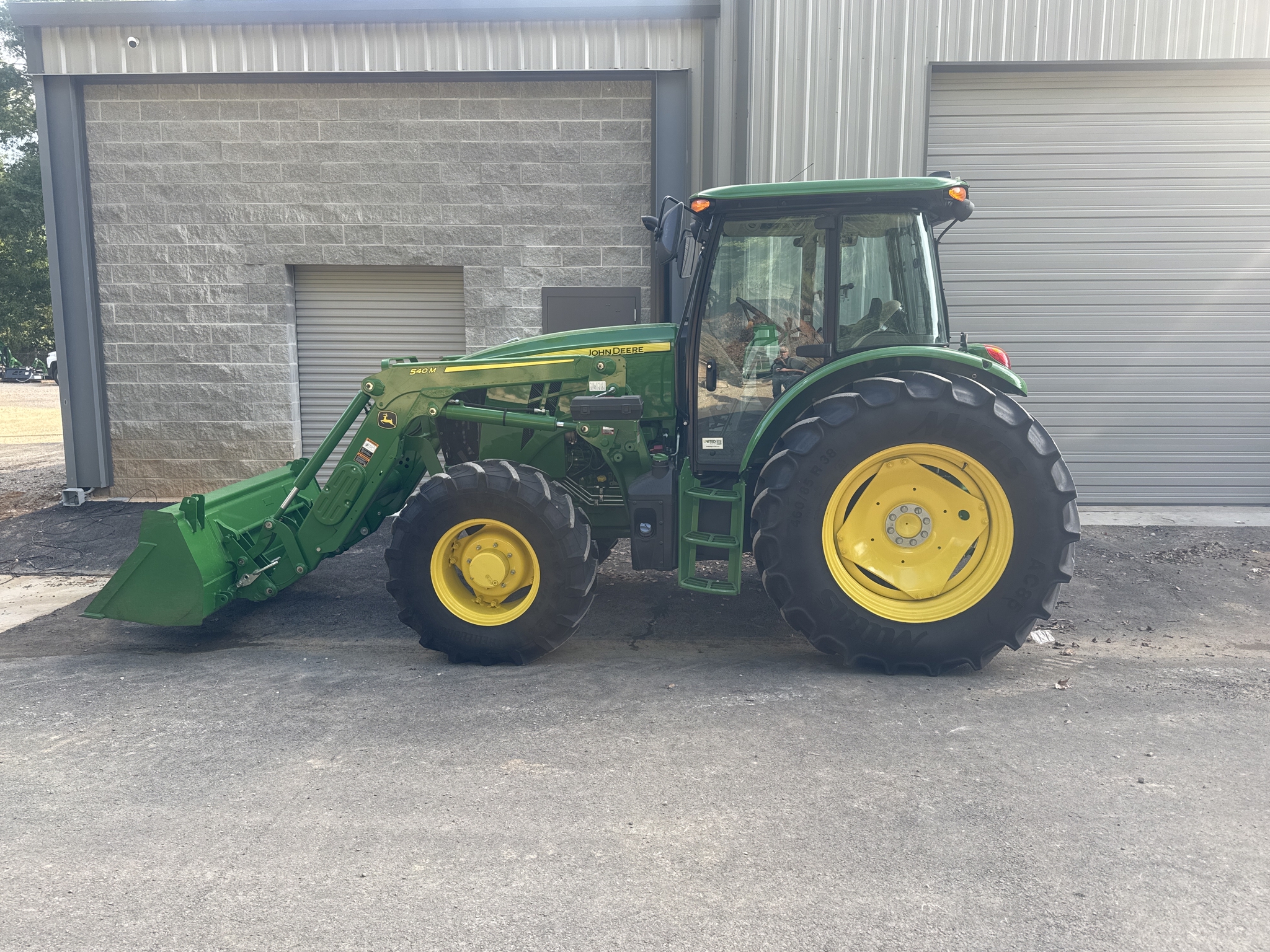 2024 John Deere 6105E Cab Image 1