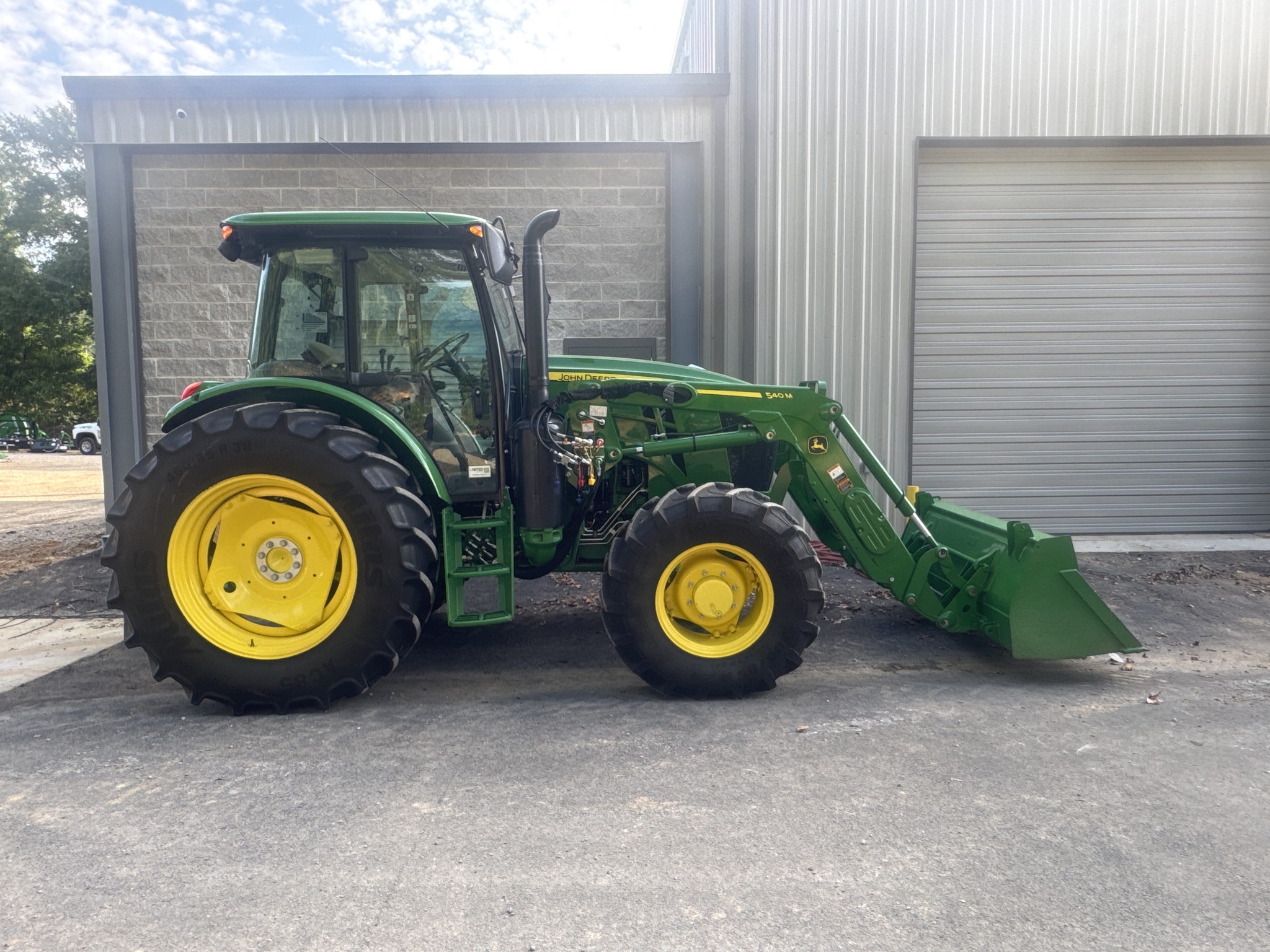 2024 John Deere 6105E Cab Image 2