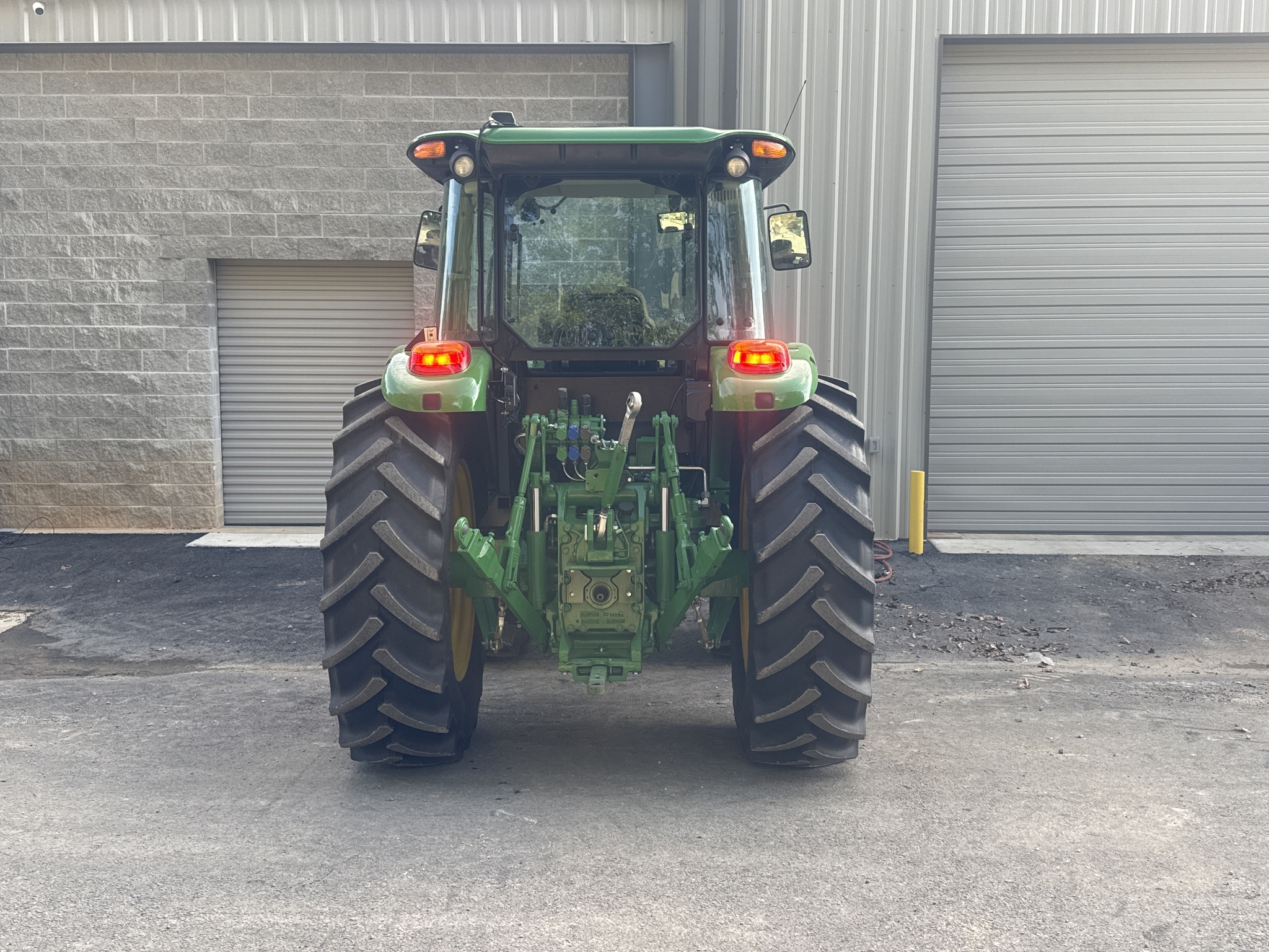 2024 John Deere 6105E Cab Image 7