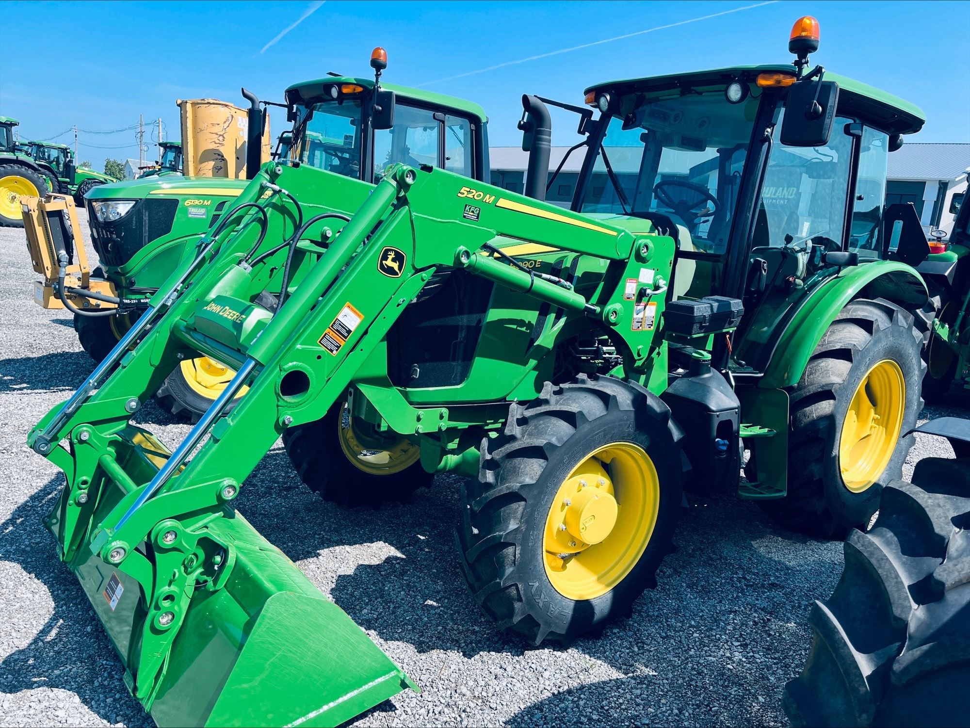 2022 John Deere 5090E Image 8