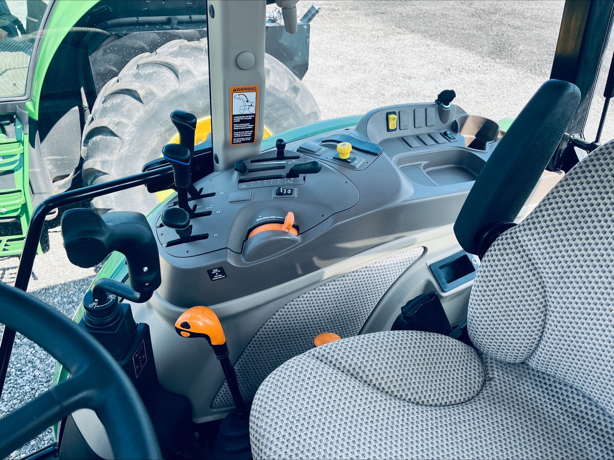 2022 John Deere 5090E Image 16