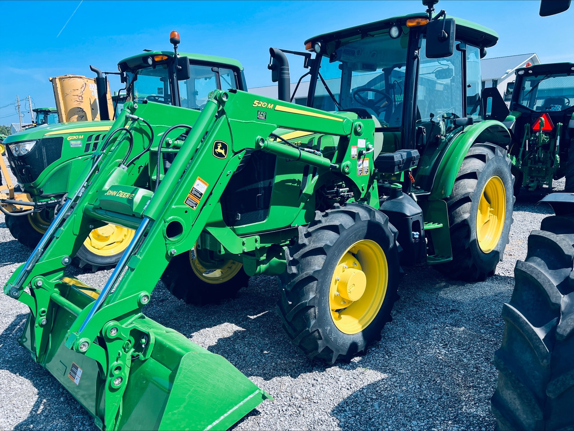 2022 John Deere 5090E Image 1