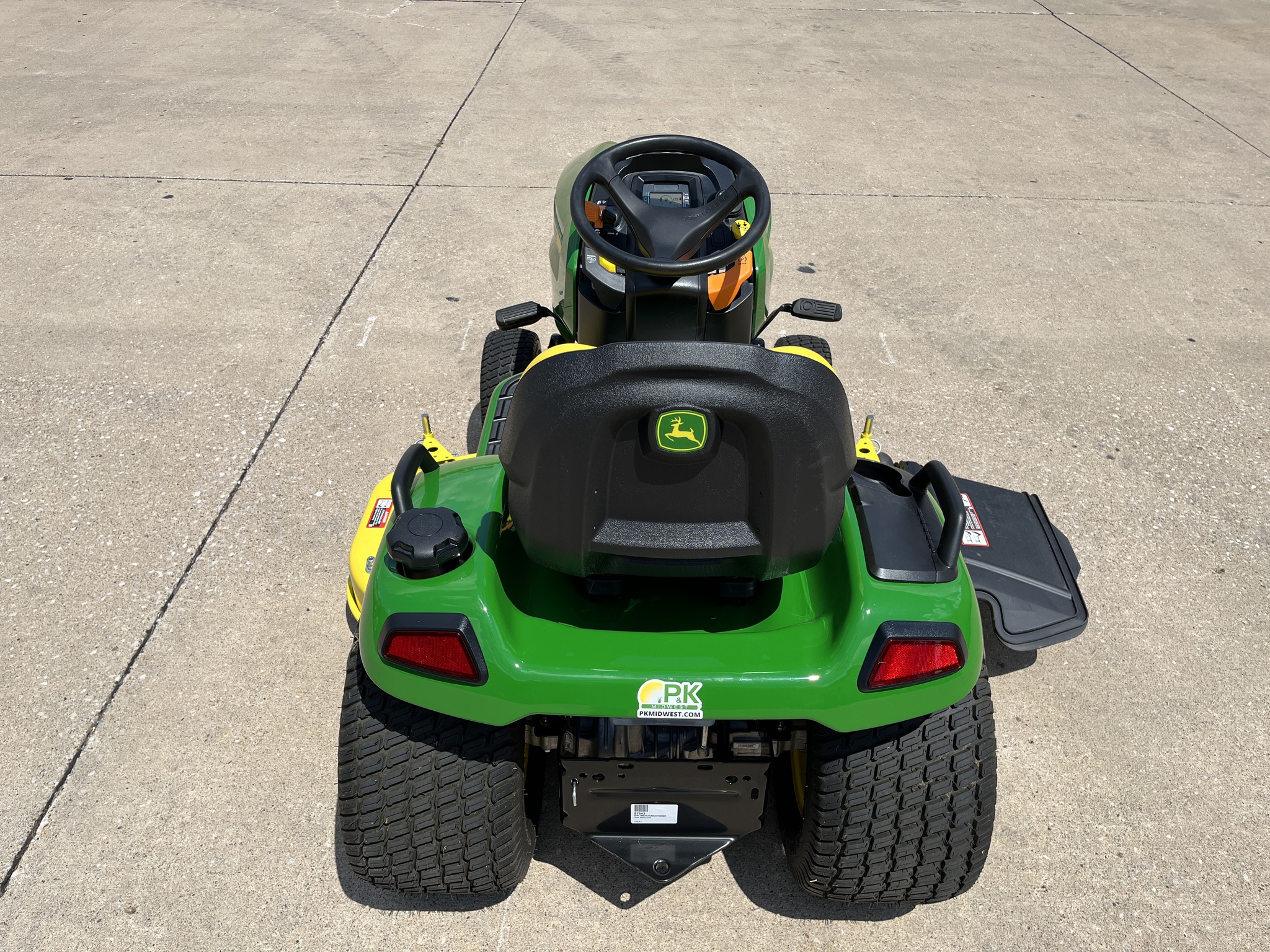 2020 John Deere X570 Image 6