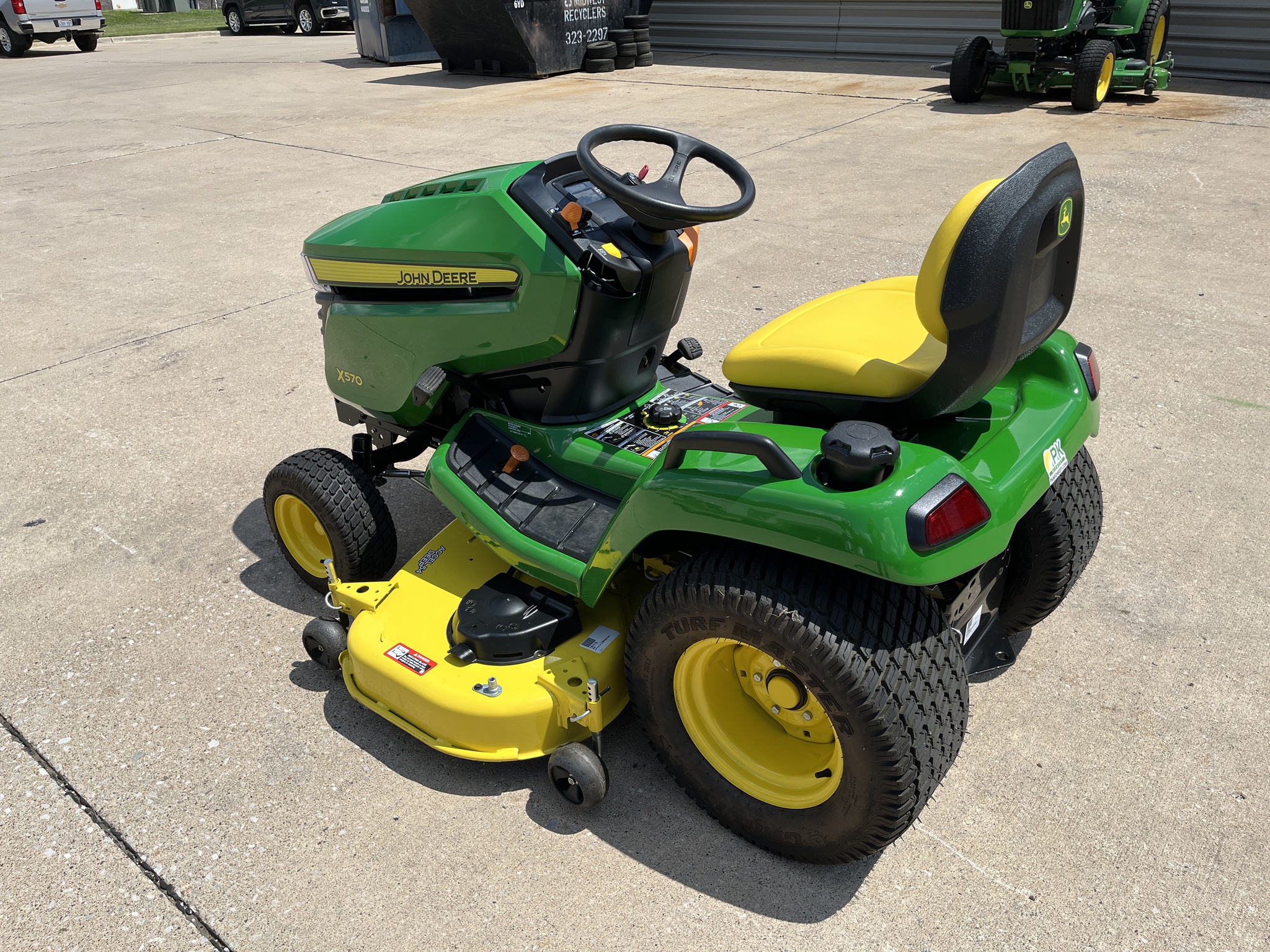 2020 John Deere X570 Image 7