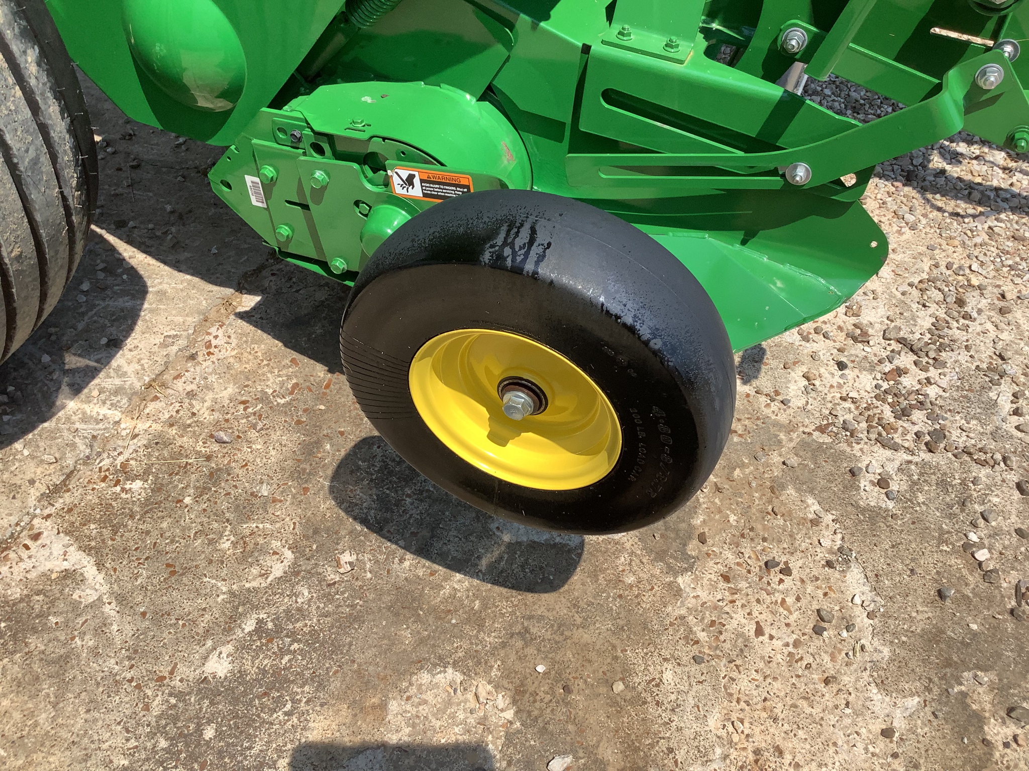 2024 John Deere 561M Image 23