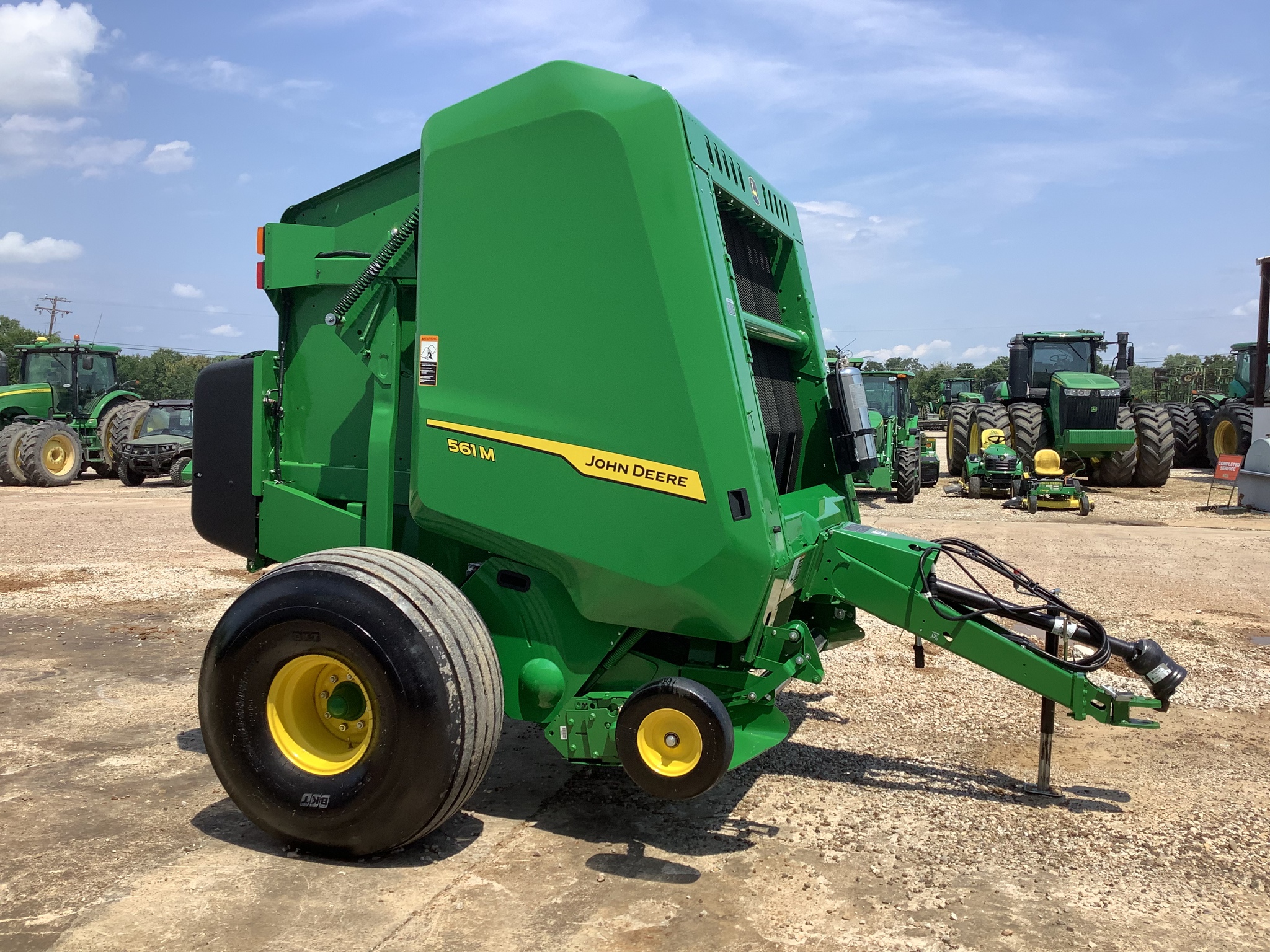 2024 John Deere 561M Image 4