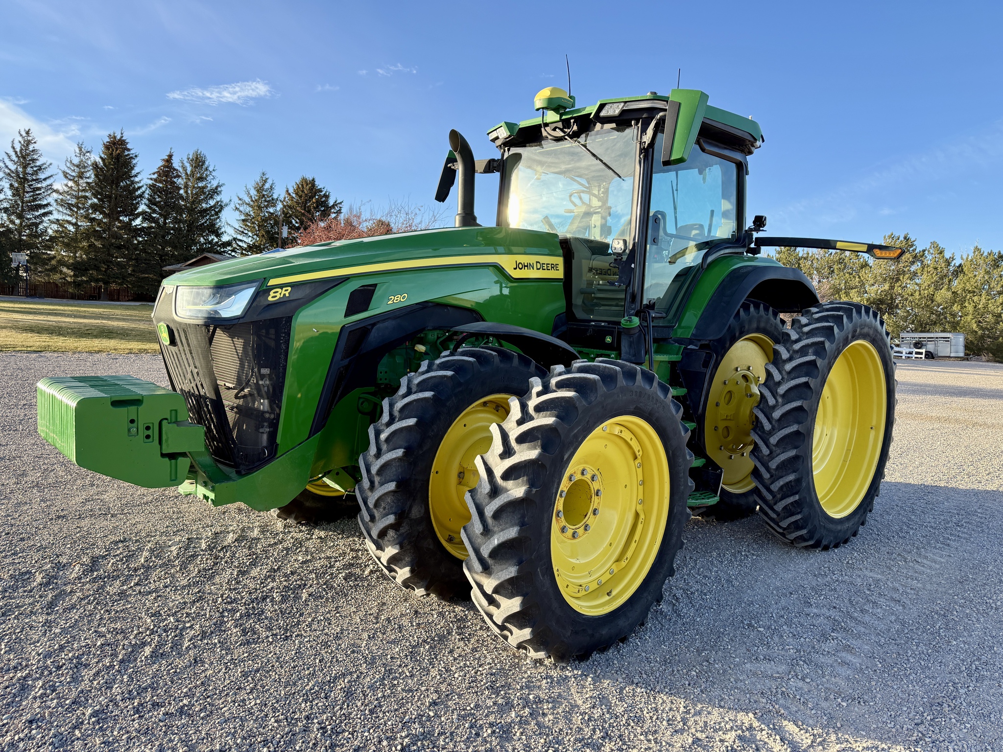 2022 John Deere 8R 280 Image 1