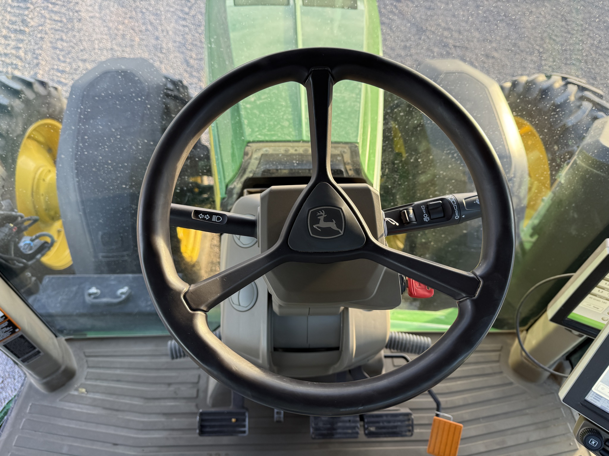 2022 John Deere 8R 280 Image 10