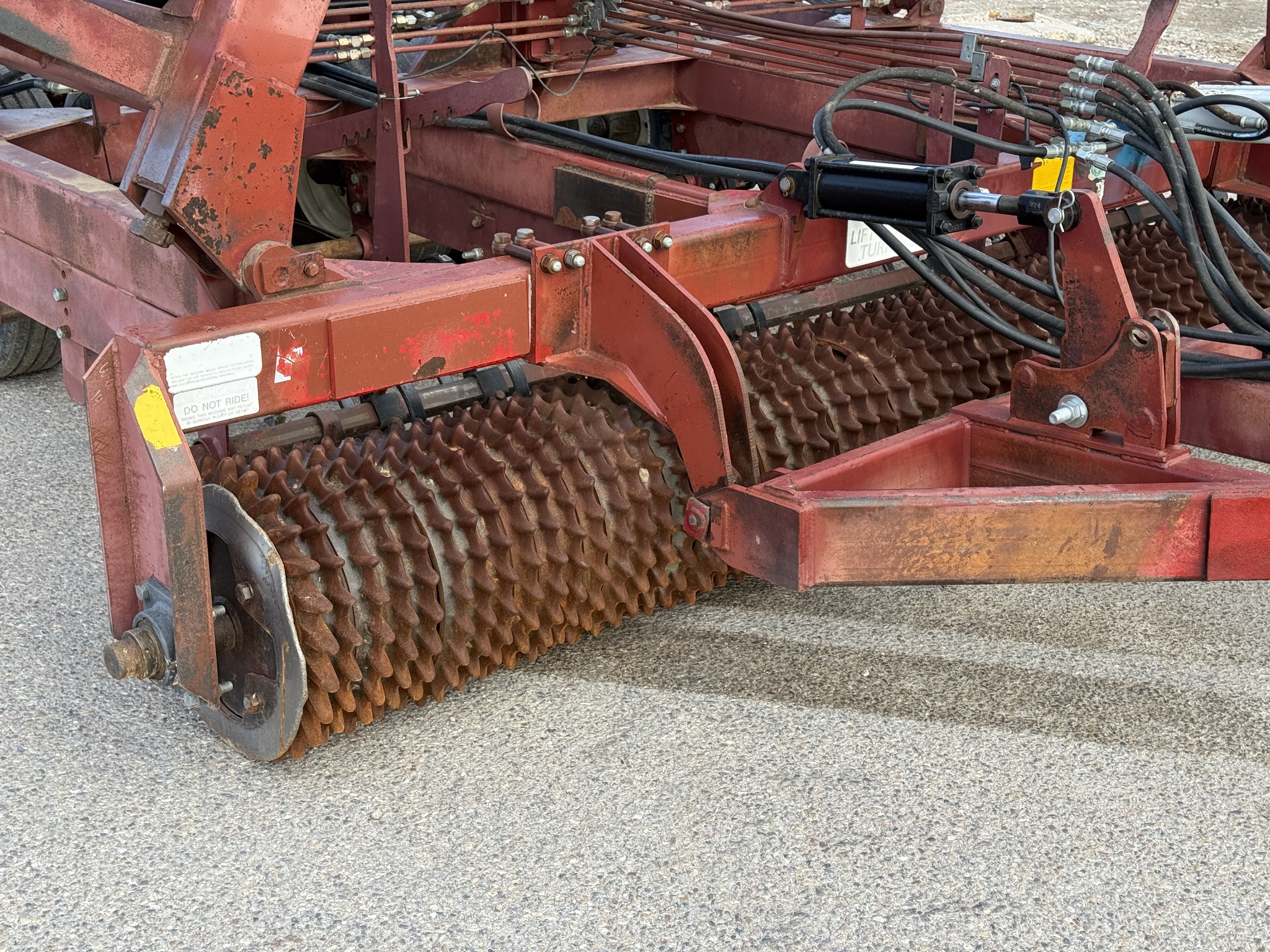 2005 Parma Company 24F4 Image 18