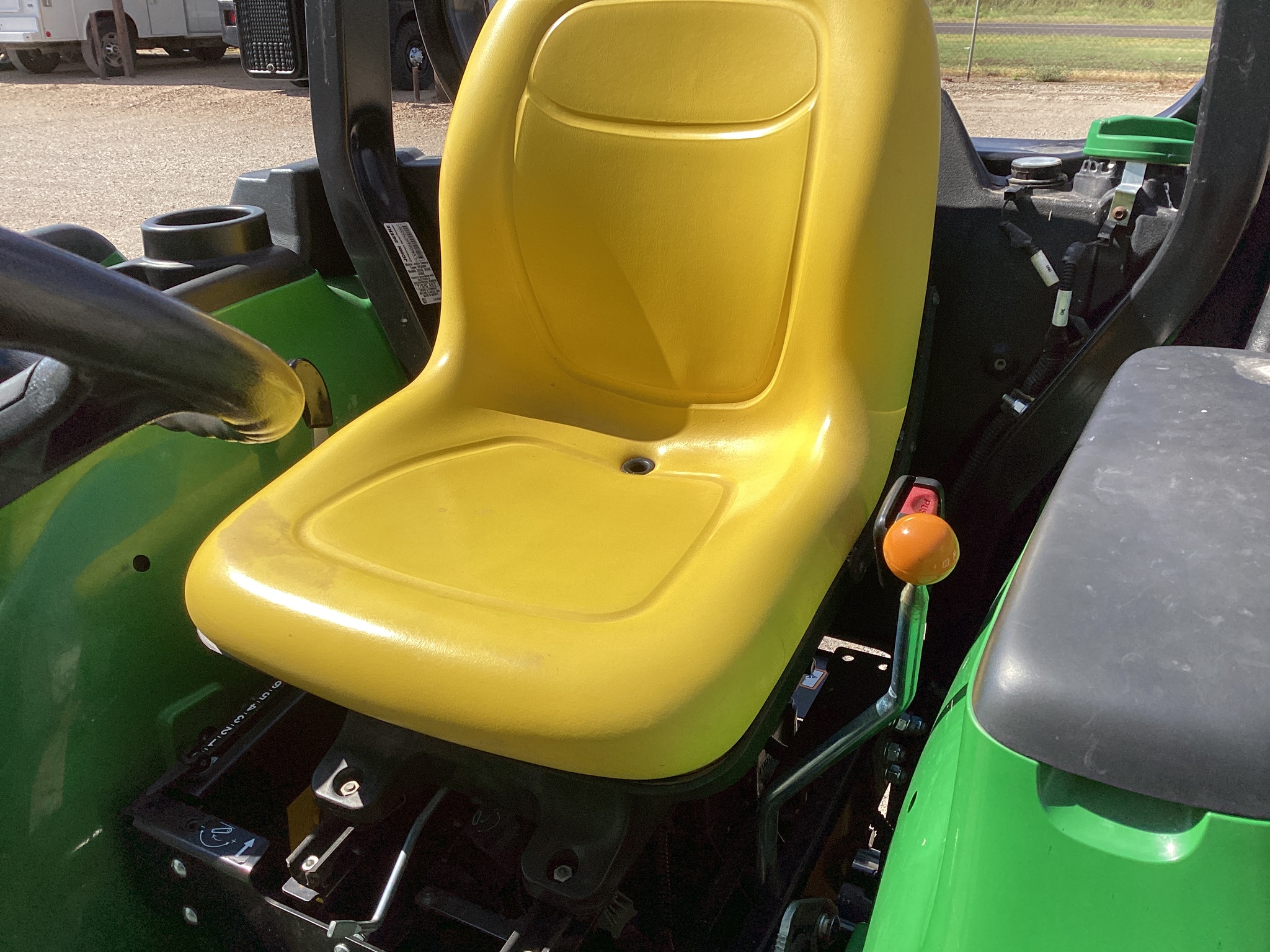 2022 John Deere 3025E Image 13