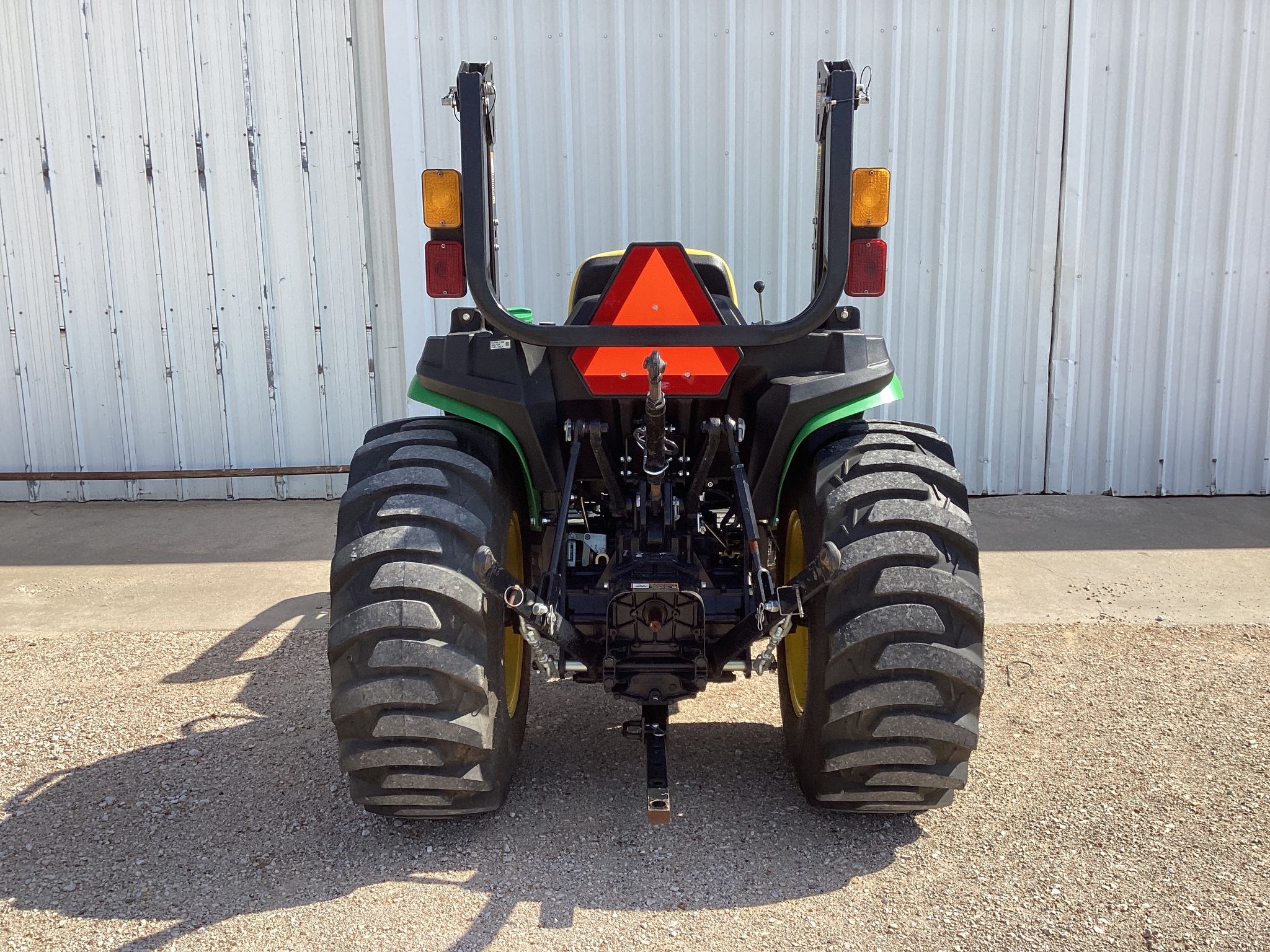 2022 John Deere 3025E Image 11