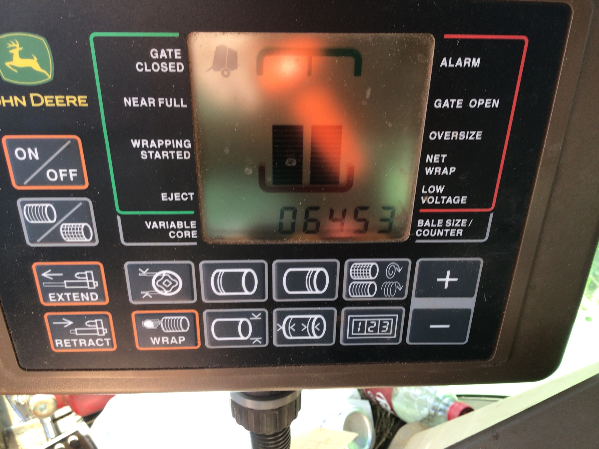2018 John Deere 560M Image 7