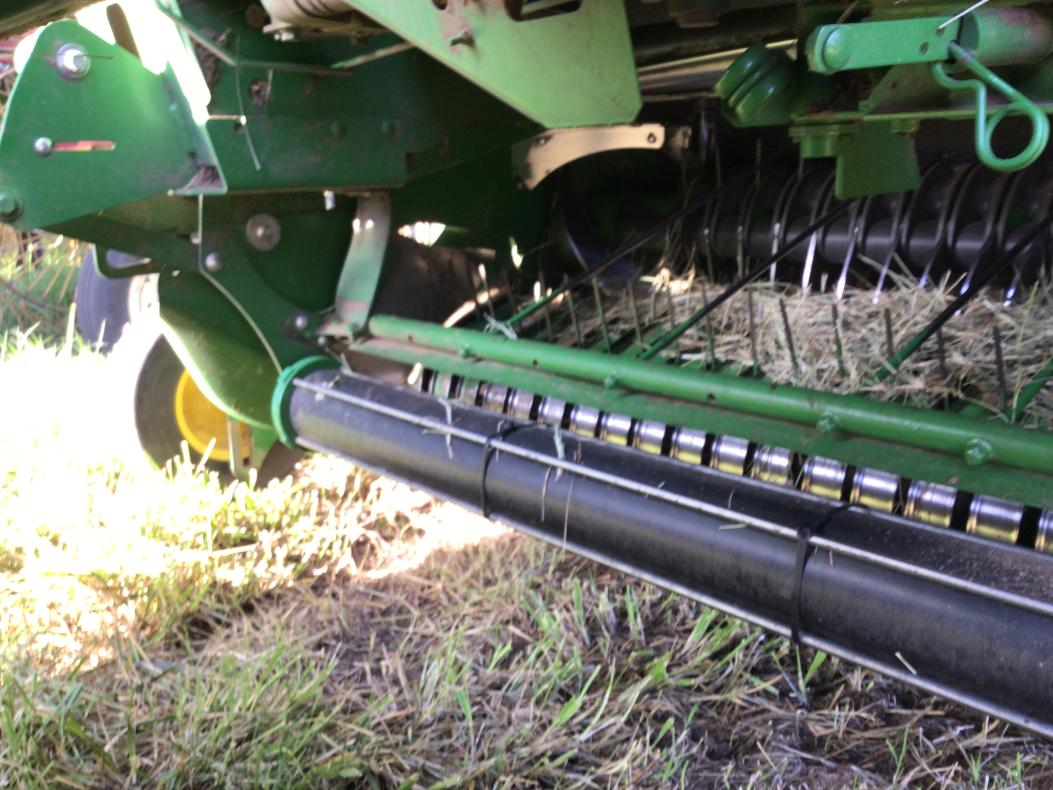 2018 John Deere 560M Image 9