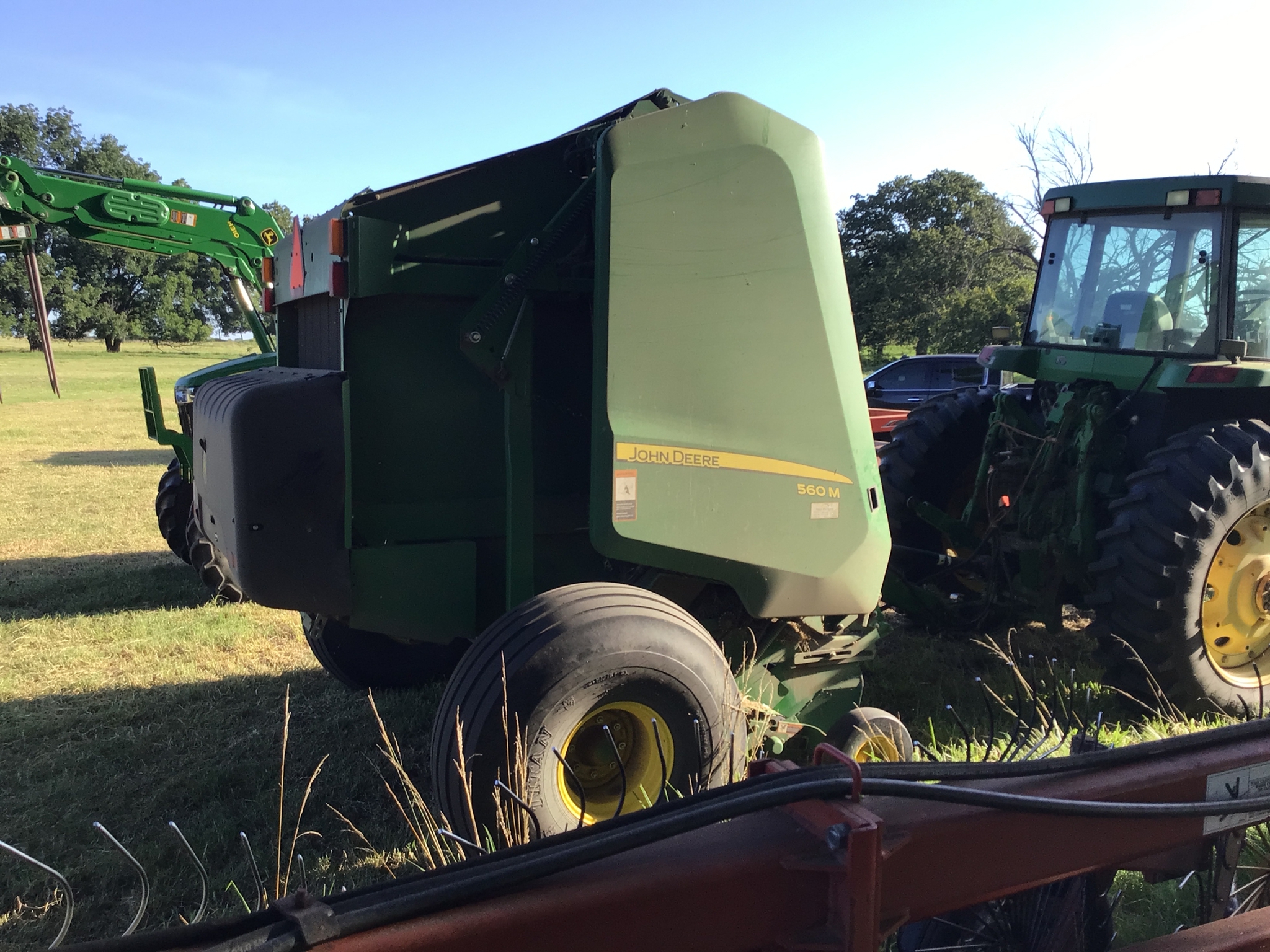 2018 John Deere 560M Image 5