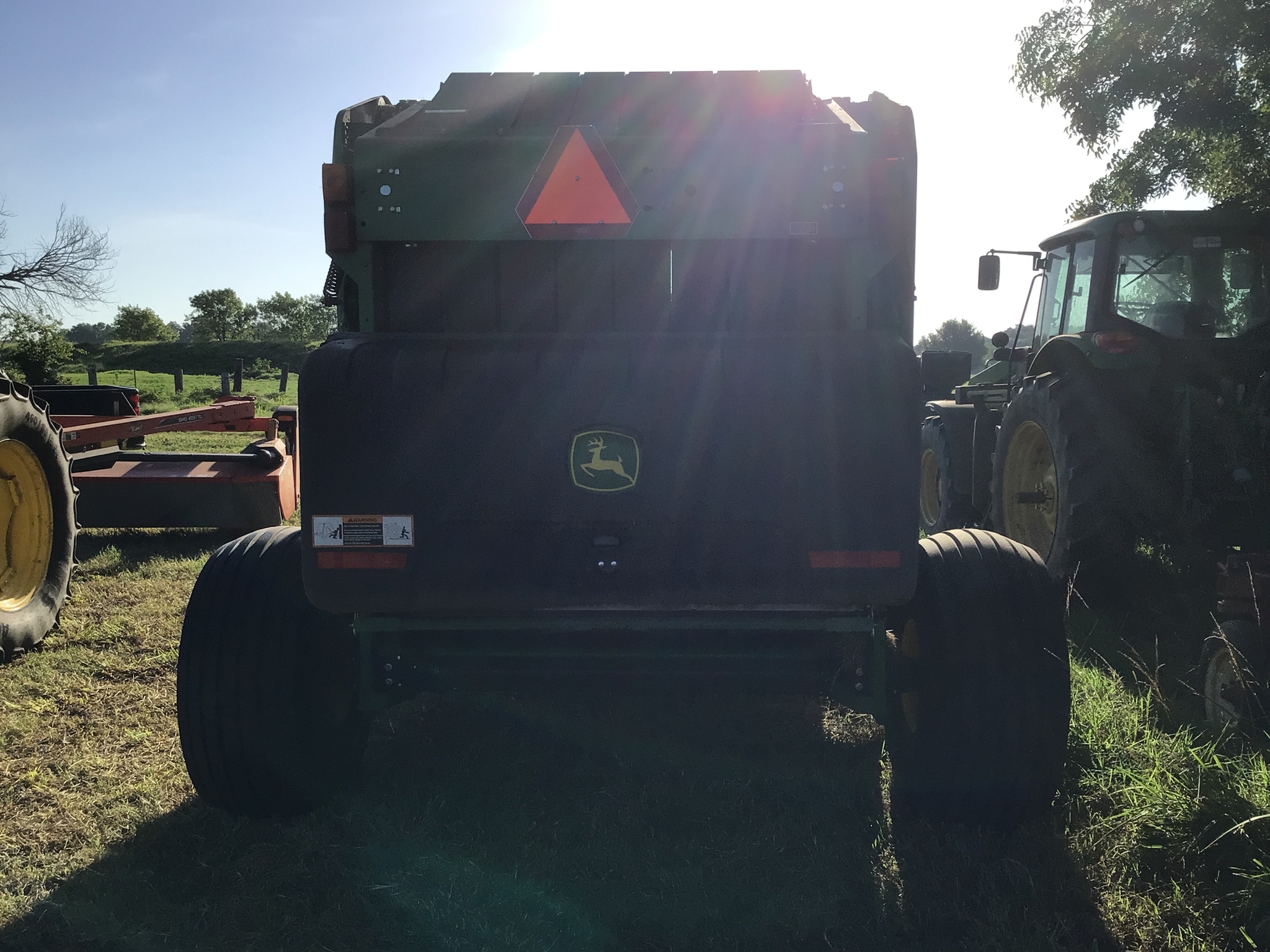 2018 John Deere 560M Image 6